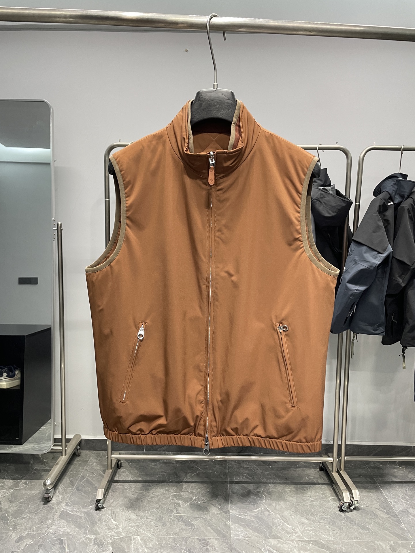 NO:518400,Details of brown color ~,alexander wang19860909咖色细节图～,,alexander wang,Men's clothing