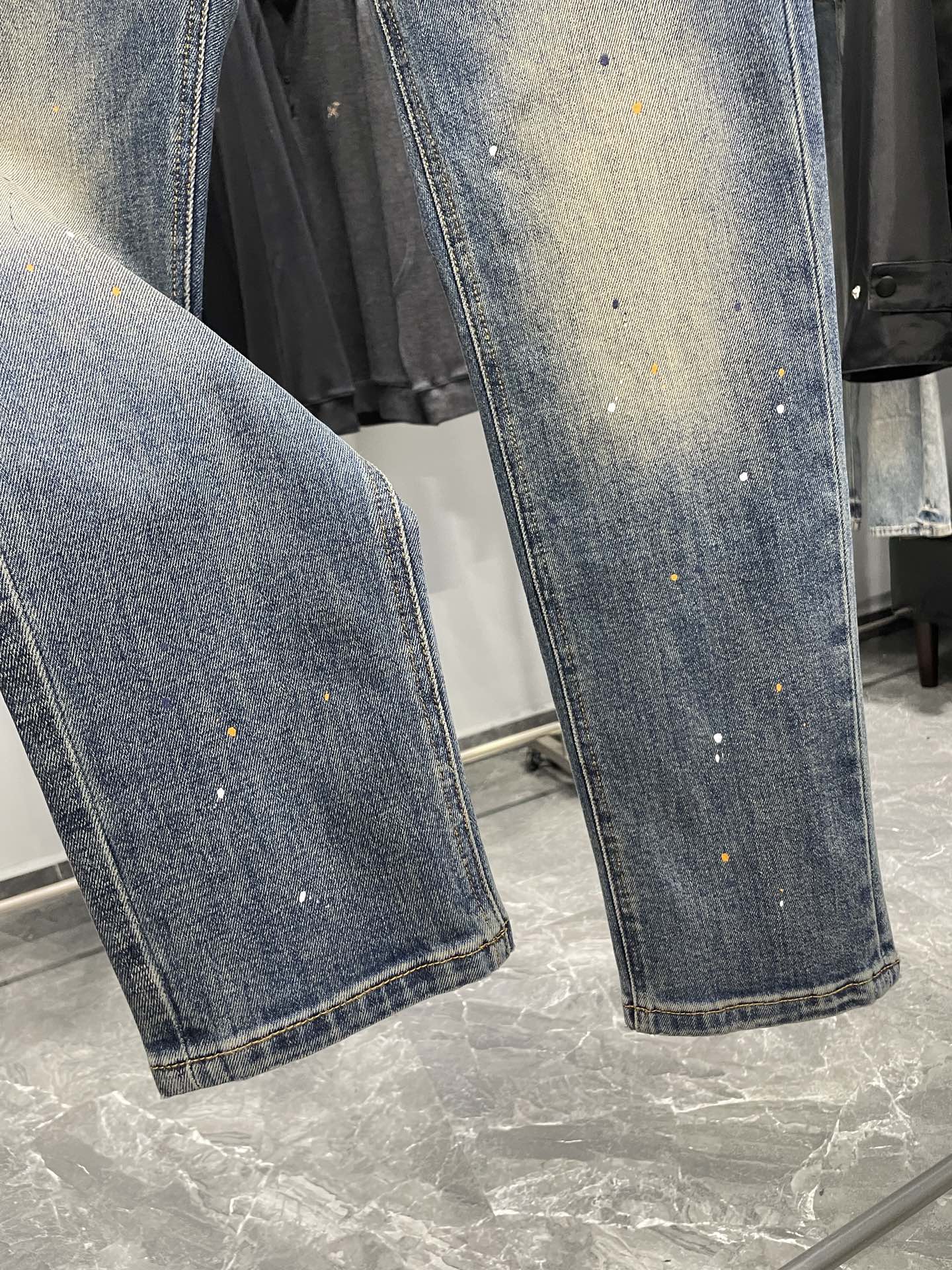 。LW25FW早秋新款复古怀旧水洗丹宁牛仔裤，男士时尚不规则漆点装饰修身直筒牛仔长裤！贸易公司渠道稀出，