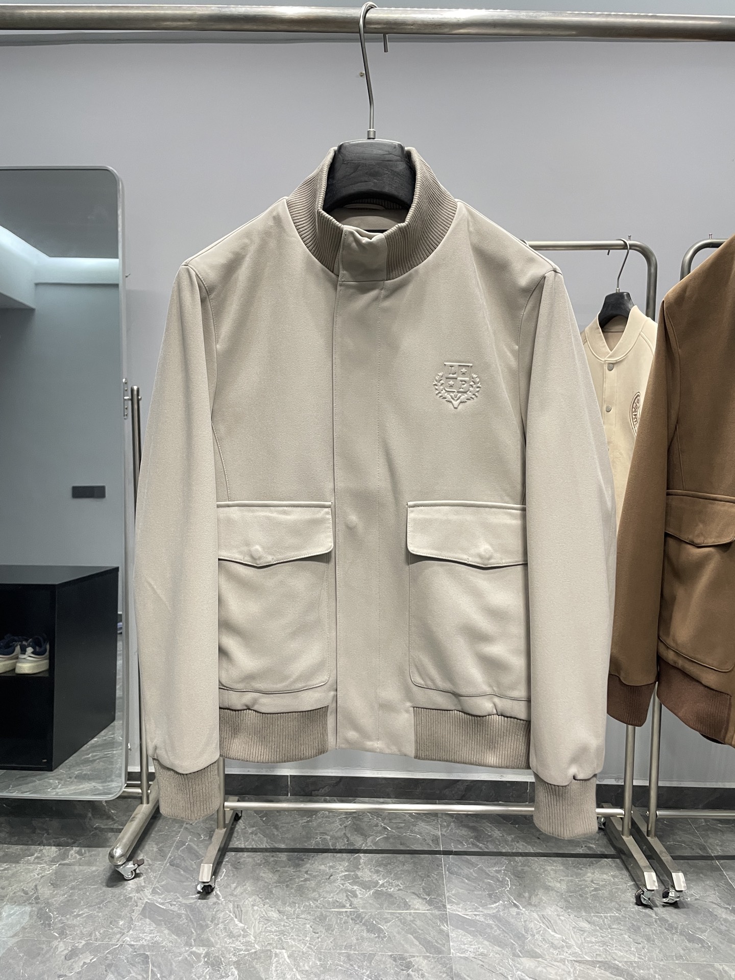 NO:530990,Beige details ~, alexander wang19860909米色细节图～,,alexander wang,Men's clothing