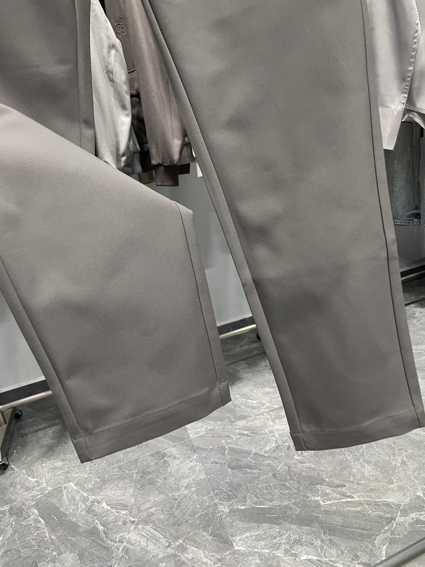 。～CD25FW秋冬新款进口科技棉布抽绳休闲裤，男士经典老花帆布口袋拼接时尚百搭休闲长裤！贸易公司渠道稀