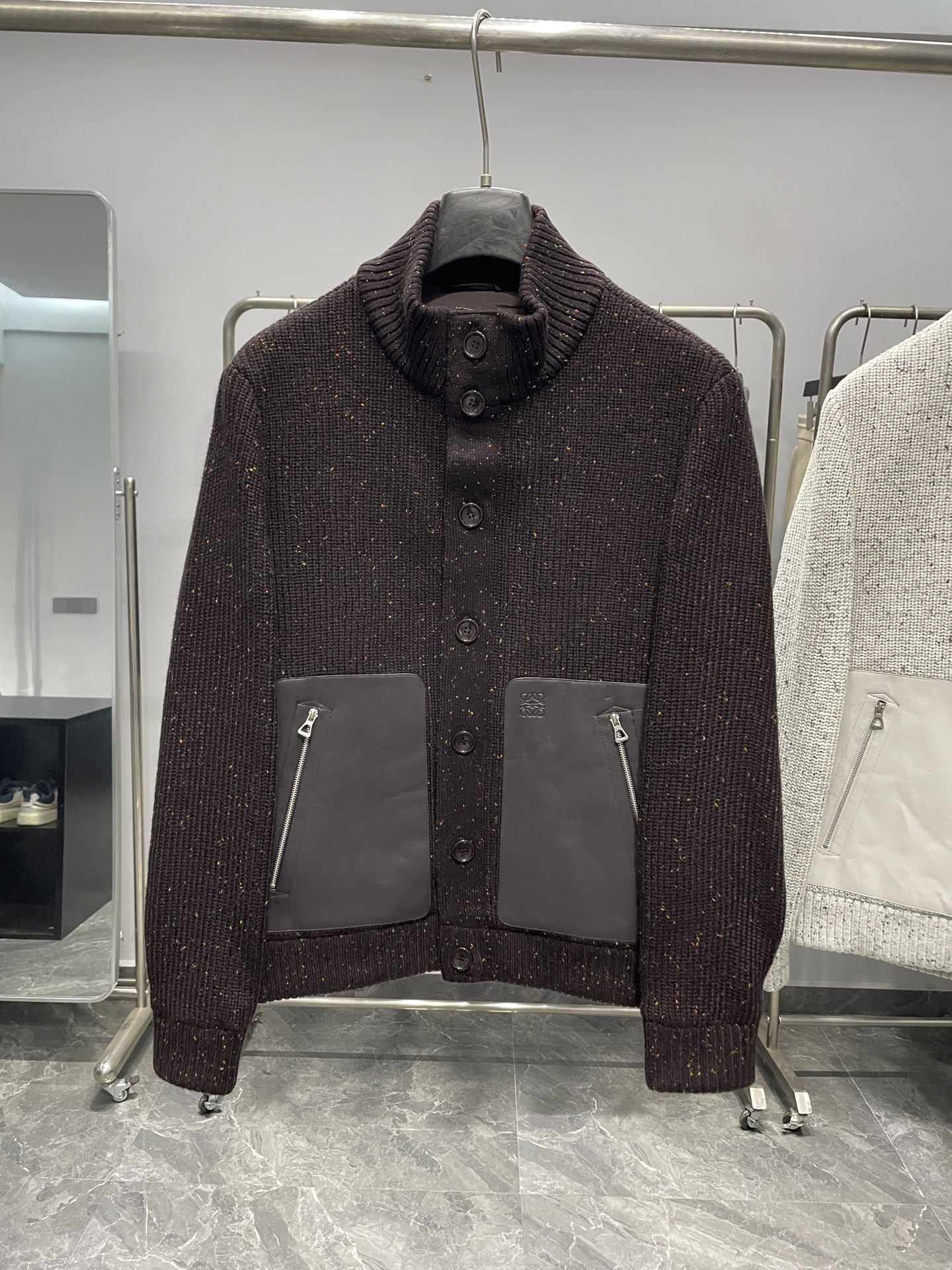 NO:537144,Feather model color details ~,alexander wang19860909羽模咖色细节图～,,alexander wang,Men's clothing