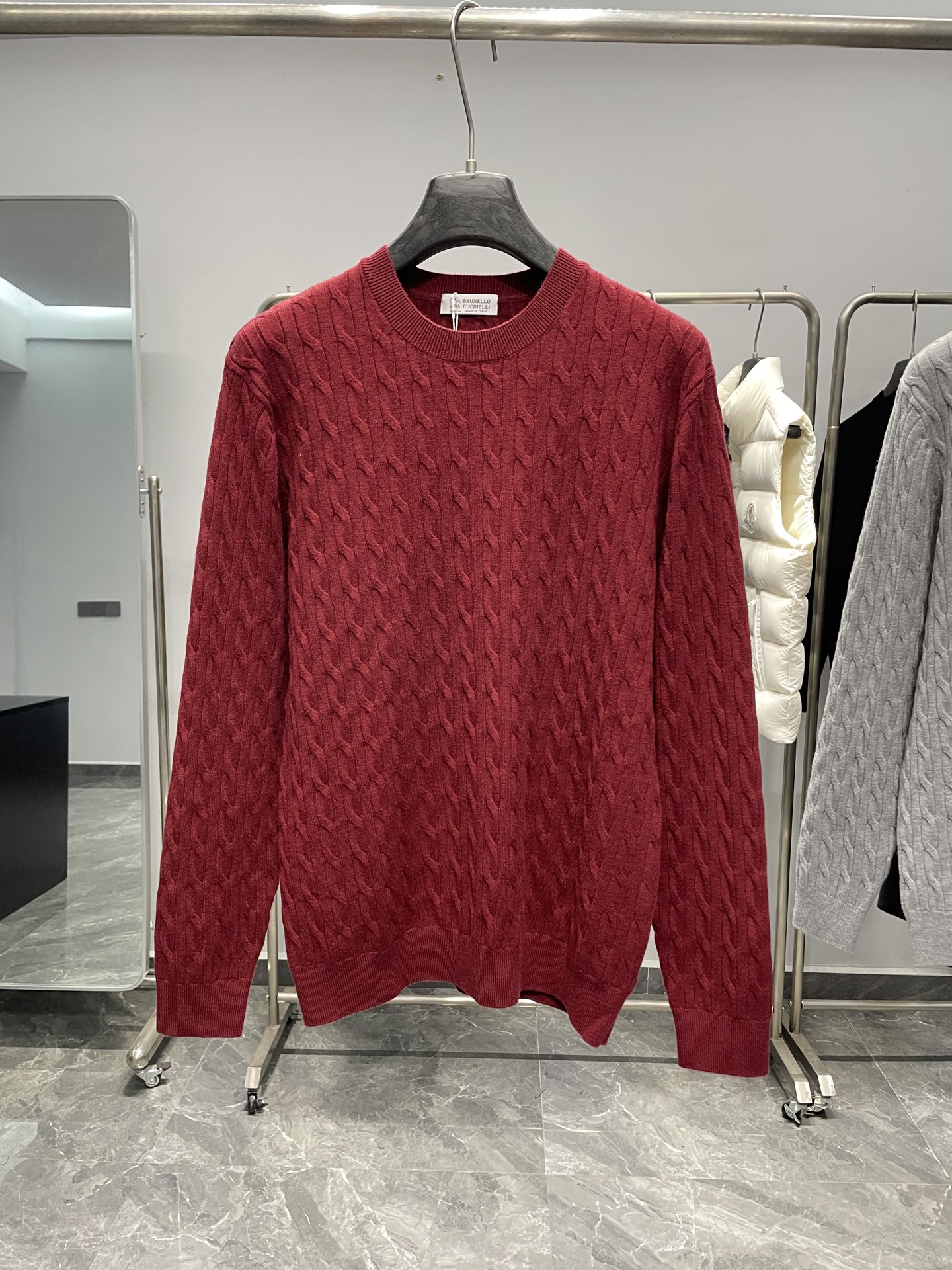 NO:596705,Red detail picture~,,alexander wang19860909红色细节图～,,alexander wang,Men's clothing
