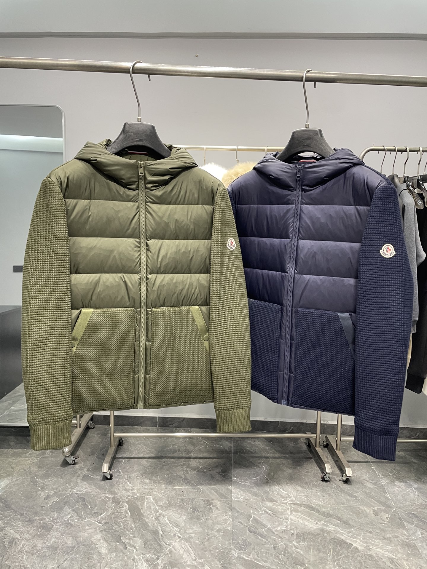 羽绒服 MON2025FW秋冬新款华夫格羊毛针织拼接羽绒夹克，男士时尚拉链连帽羽绒服外套！一款既保暖又时