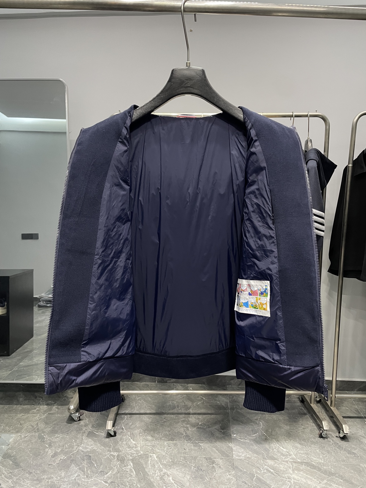 羽绒服 蓝色细节图～