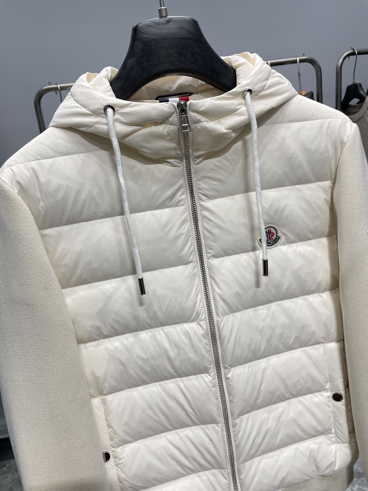 羽绒服 白色细节图～