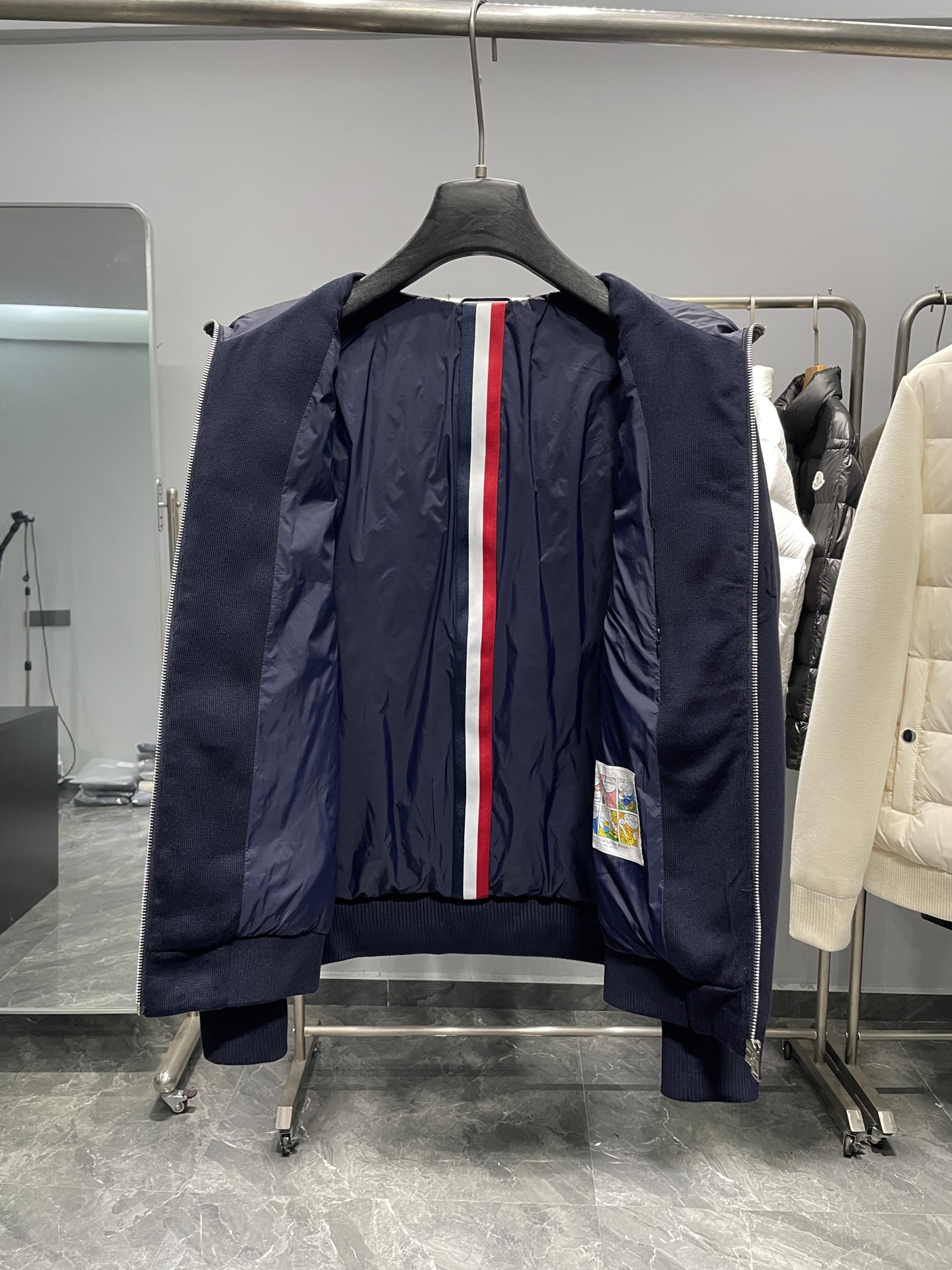 羽绒服 蓝色细节图～