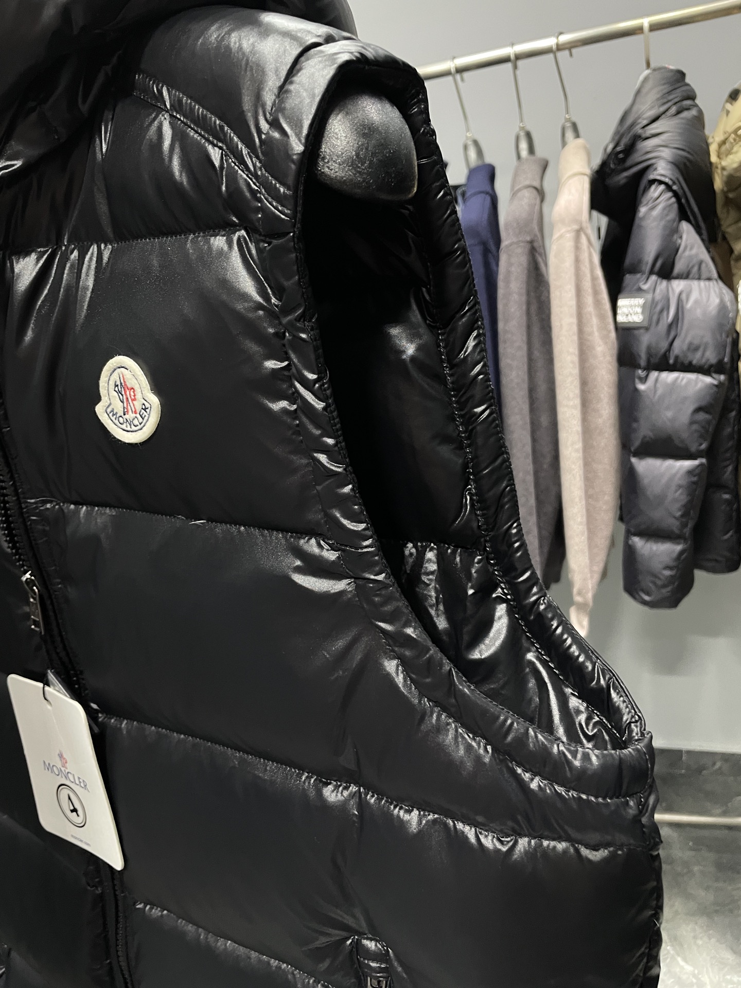 MONFW秋冬新款黑色漆面尼龙羽绒马甲，男女同款可拆卸式连帽立领无袖羽绒服夹克外套！贸易公司渠道稀出，同