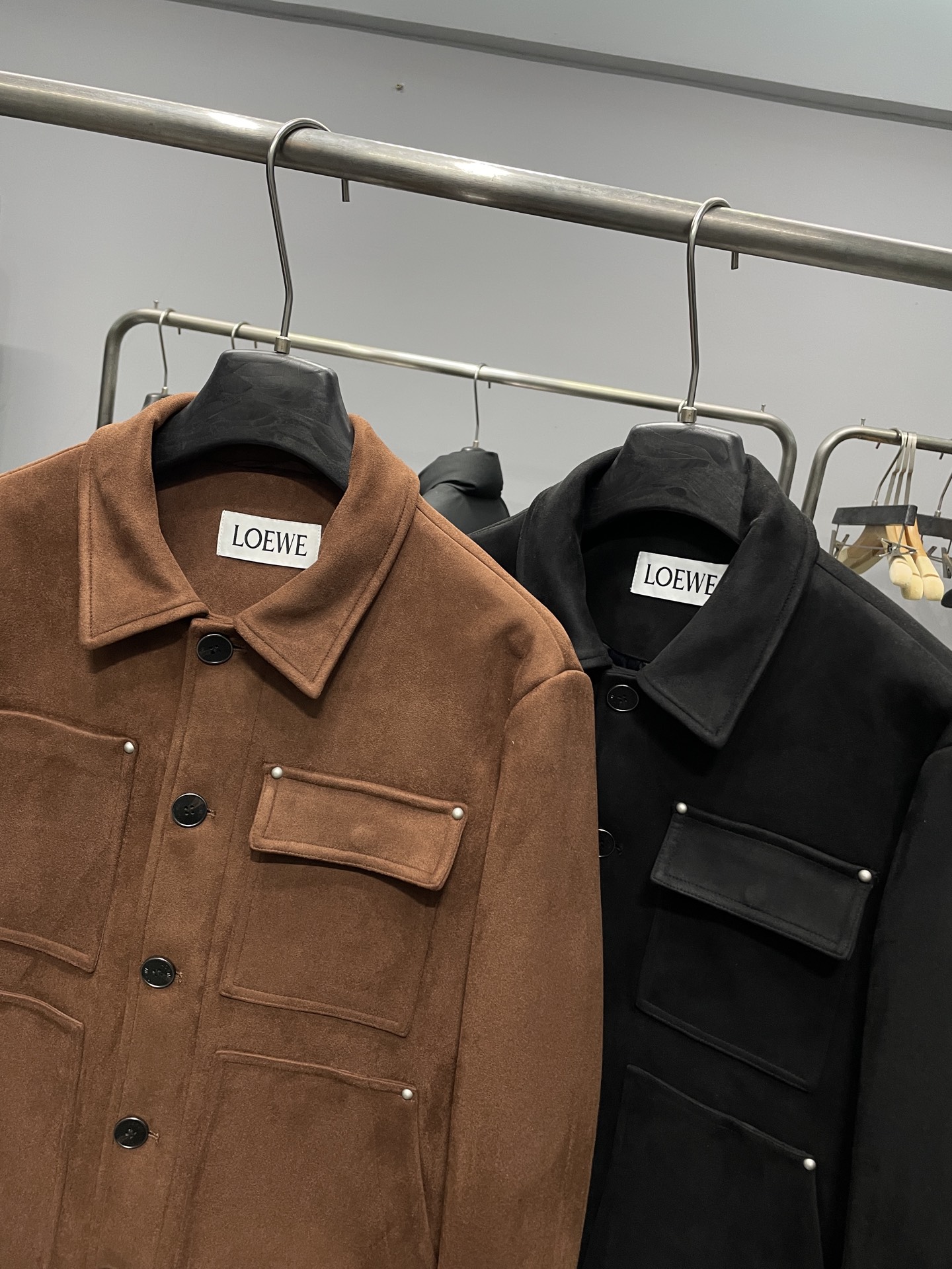 羽绒服 ～LOE2025秋冬新品麂皮绒面料老钱风休闲翻领羽绒服夹克外套！休闲翻领款式，属于老钱风设计，简