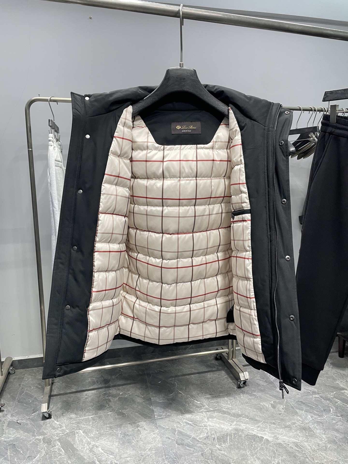 羽绒服 lP🆕FW秋冬新款男士连帽羊毛混纺羽绒服！外层是羊毛混纺材质，既有羊毛的细腻质感，又有聚酯纤维的