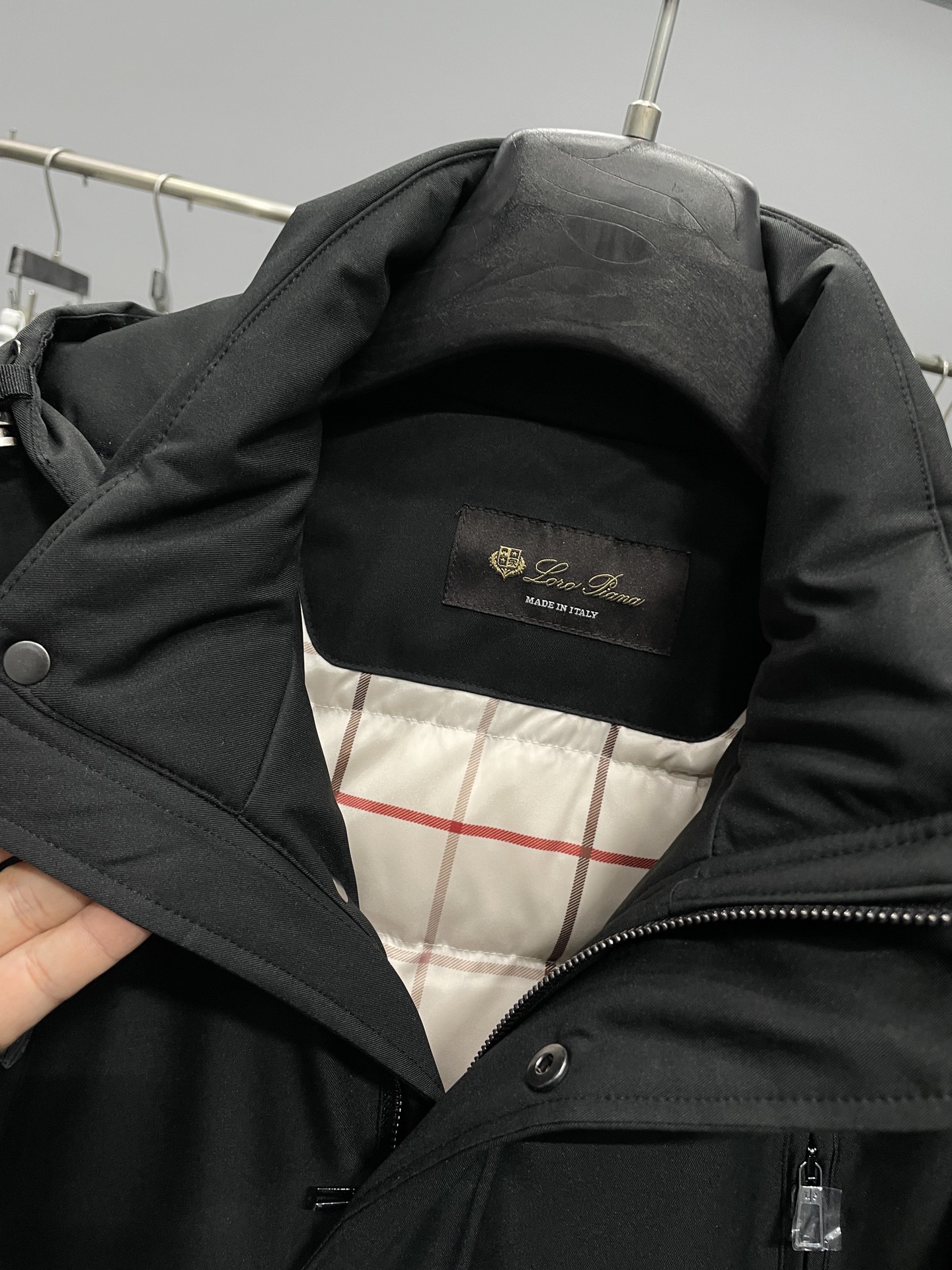 羽绒服 lP🆕FW秋冬新款男士连帽羊毛混纺羽绒服！外层是羊毛混纺材质，既有羊毛的细腻质感，又有聚酯纤维的