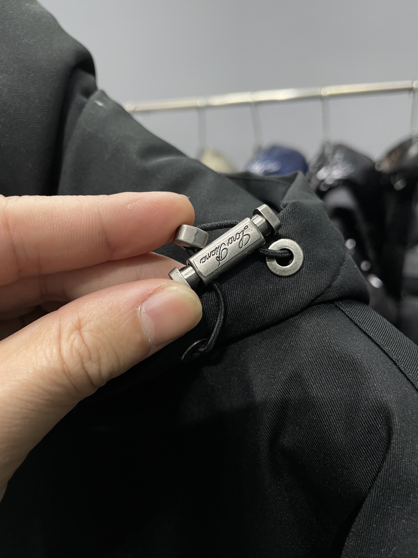 羽绒服 lP🆕FW秋冬新款男士连帽羊毛混纺羽绒服！外层是羊毛混纺材质，既有羊毛的细腻质感，又有聚酯纤维的