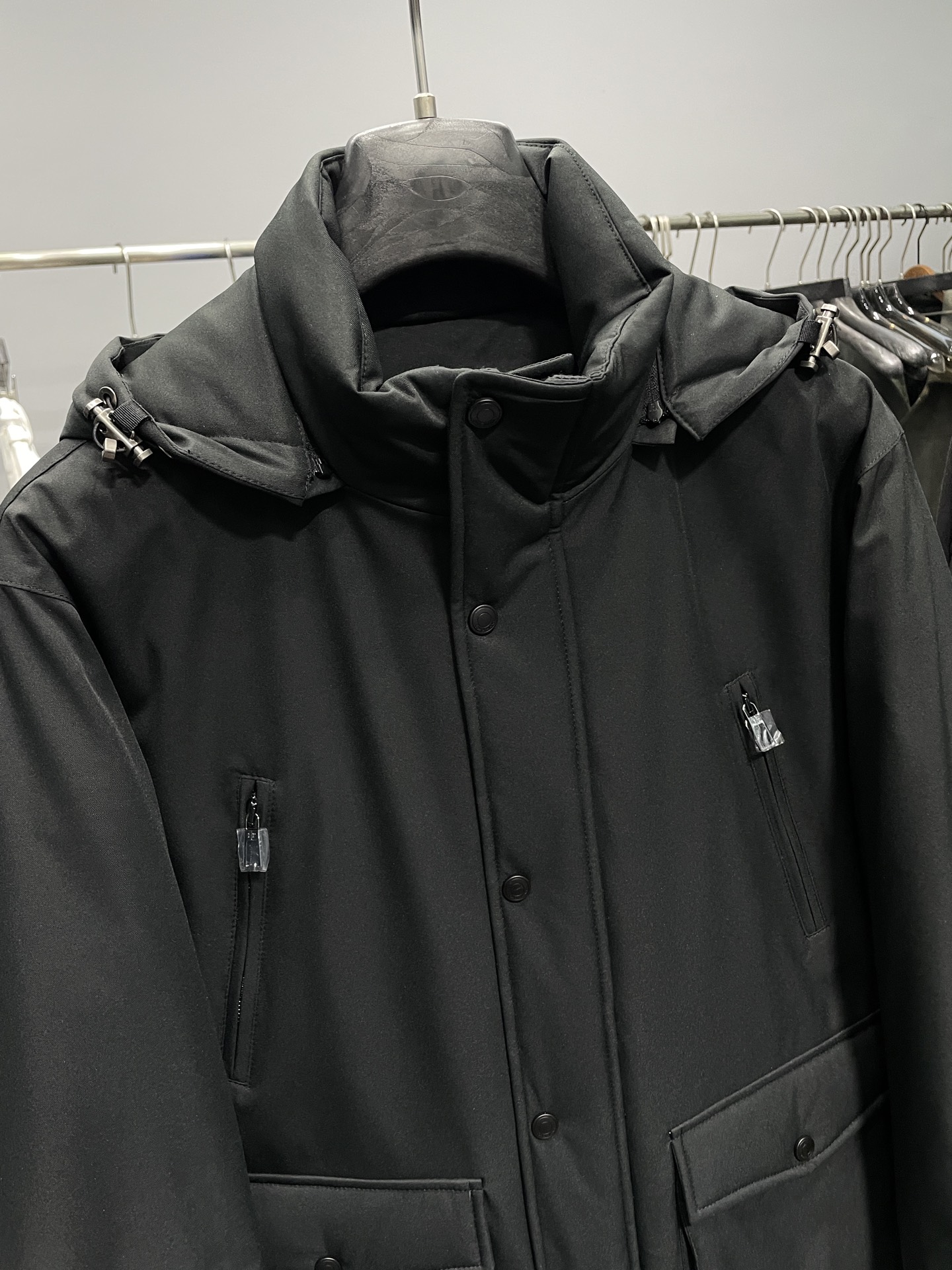 羽绒服 lP🆕FW秋冬新款男士连帽羊毛混纺羽绒服！外层是羊毛混纺材质，既有羊毛的细腻质感，又有聚酯纤维的