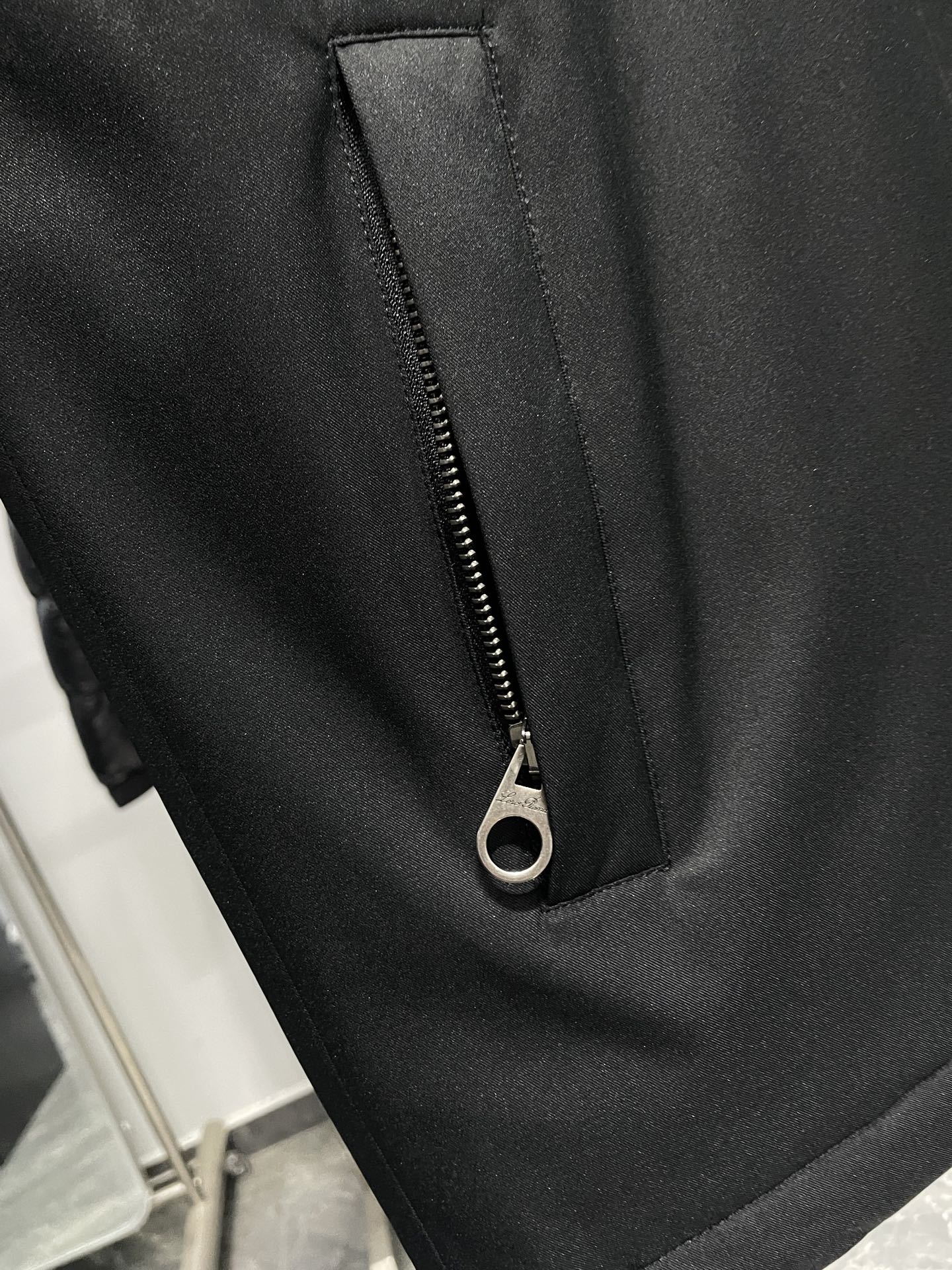 羽绒服 lP🆕FW秋冬新款男士连帽羊毛混纺羽绒服！外层是羊毛混纺材质，既有羊毛的细腻质感，又有聚酯纤维的