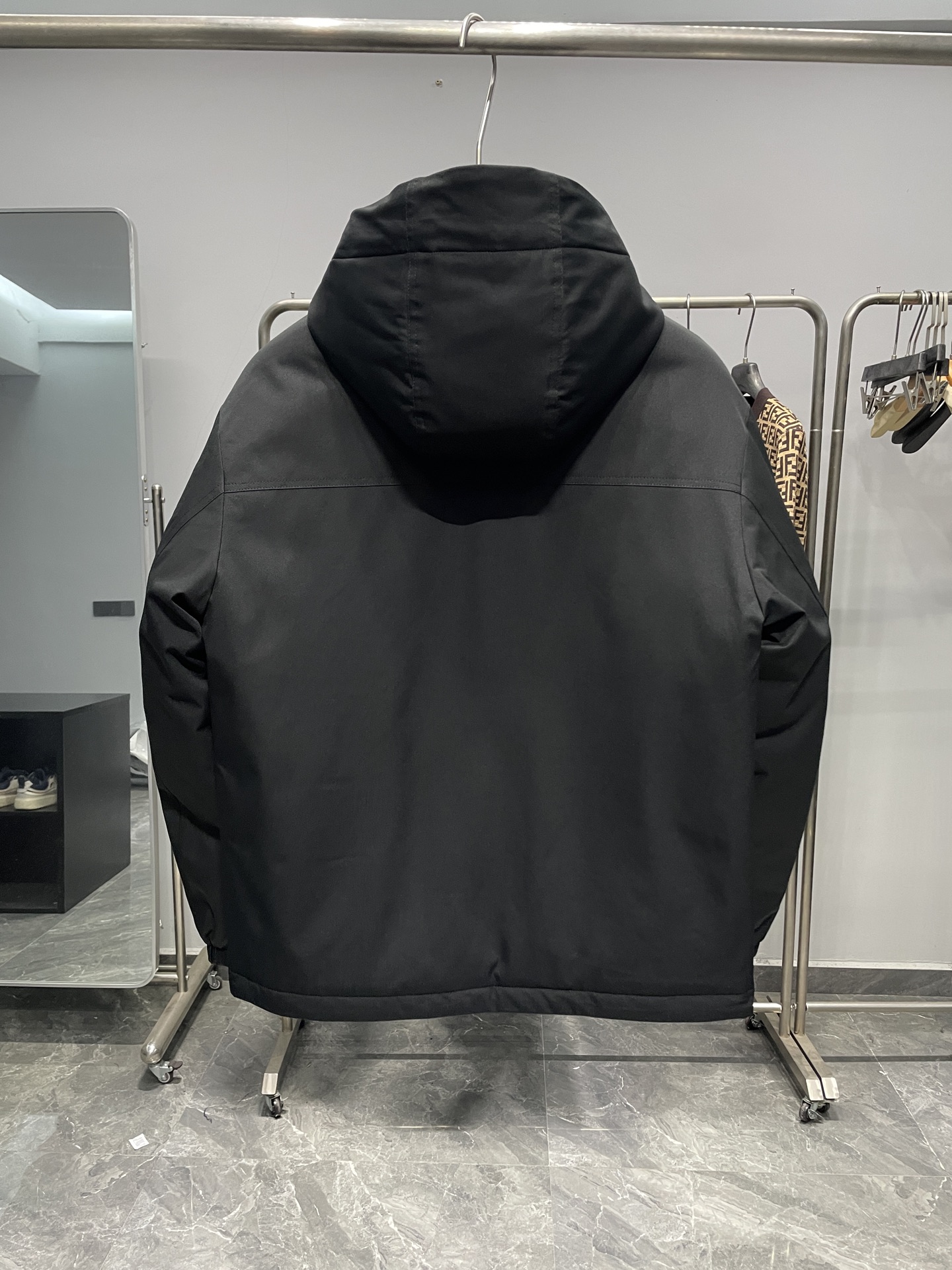 羽绒服 lP🆕FW秋冬新款男士连帽羊毛混纺羽绒服！外层是羊毛混纺材质，既有羊毛的细腻质感，又有聚酯纤维的