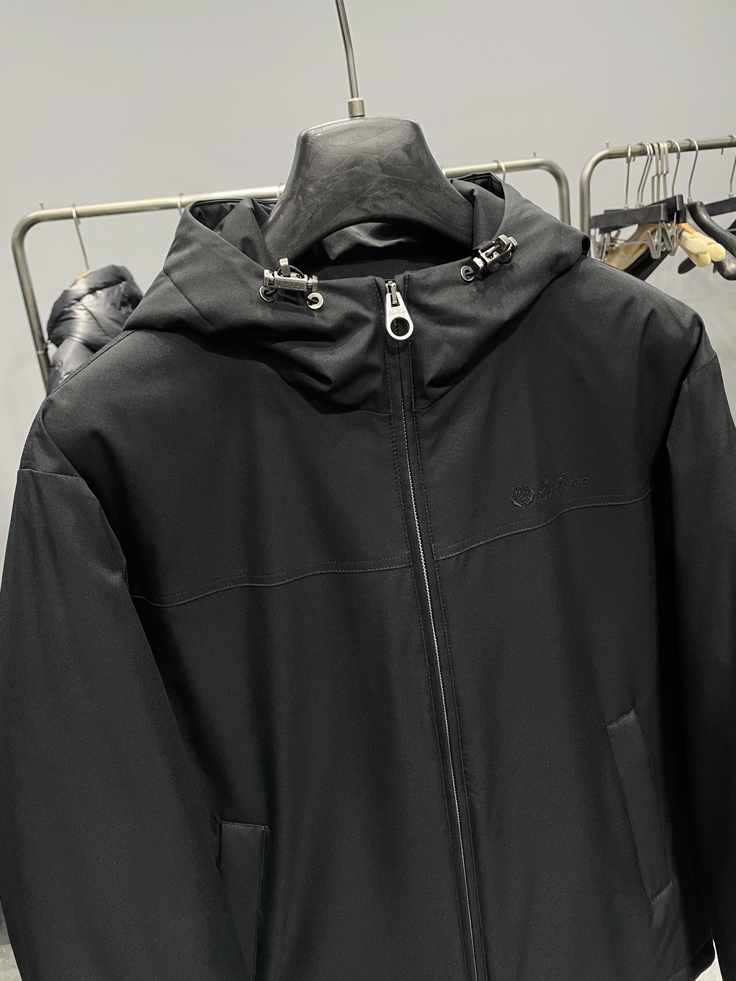 羽绒服 lP🆕FW秋冬新款男士连帽羊毛混纺羽绒服！外层是羊毛混纺材质，既有羊毛的细腻质感，又有聚酯纤维的