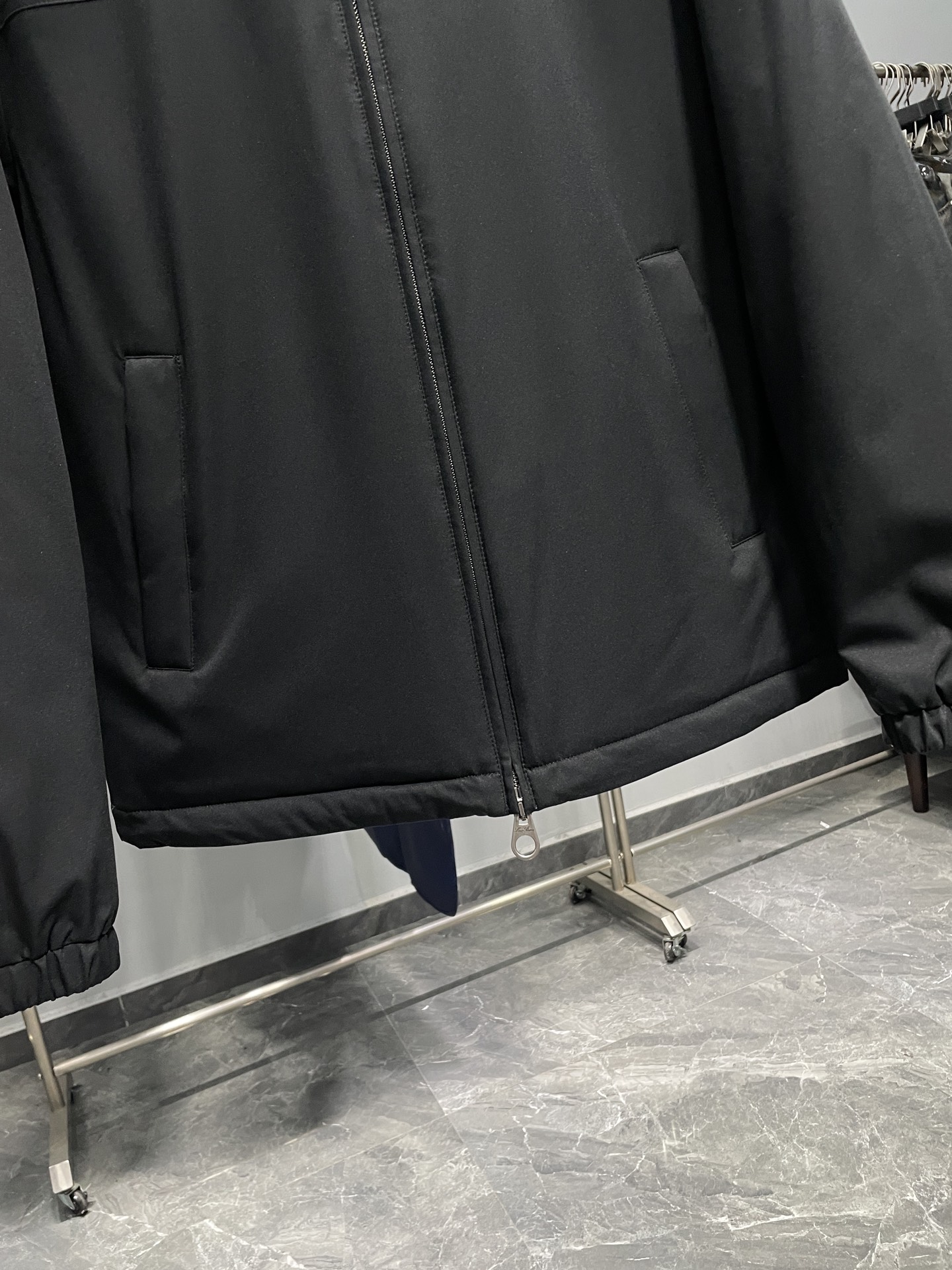 羽绒服 lP🆕FW秋冬新款男士连帽羊毛混纺羽绒服！外层是羊毛混纺材质，既有羊毛的细腻质感，又有聚酯纤维的