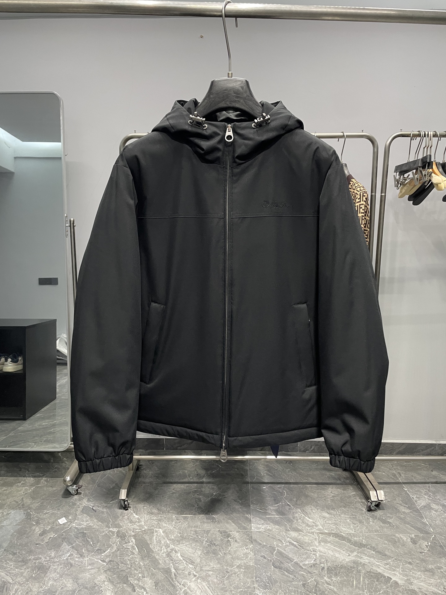 羽绒服 lP🆕FW秋冬新款男士连帽羊毛混纺羽绒服！外层是羊毛混纺材质，既有羊毛的细腻质感，又有聚酯纤维的