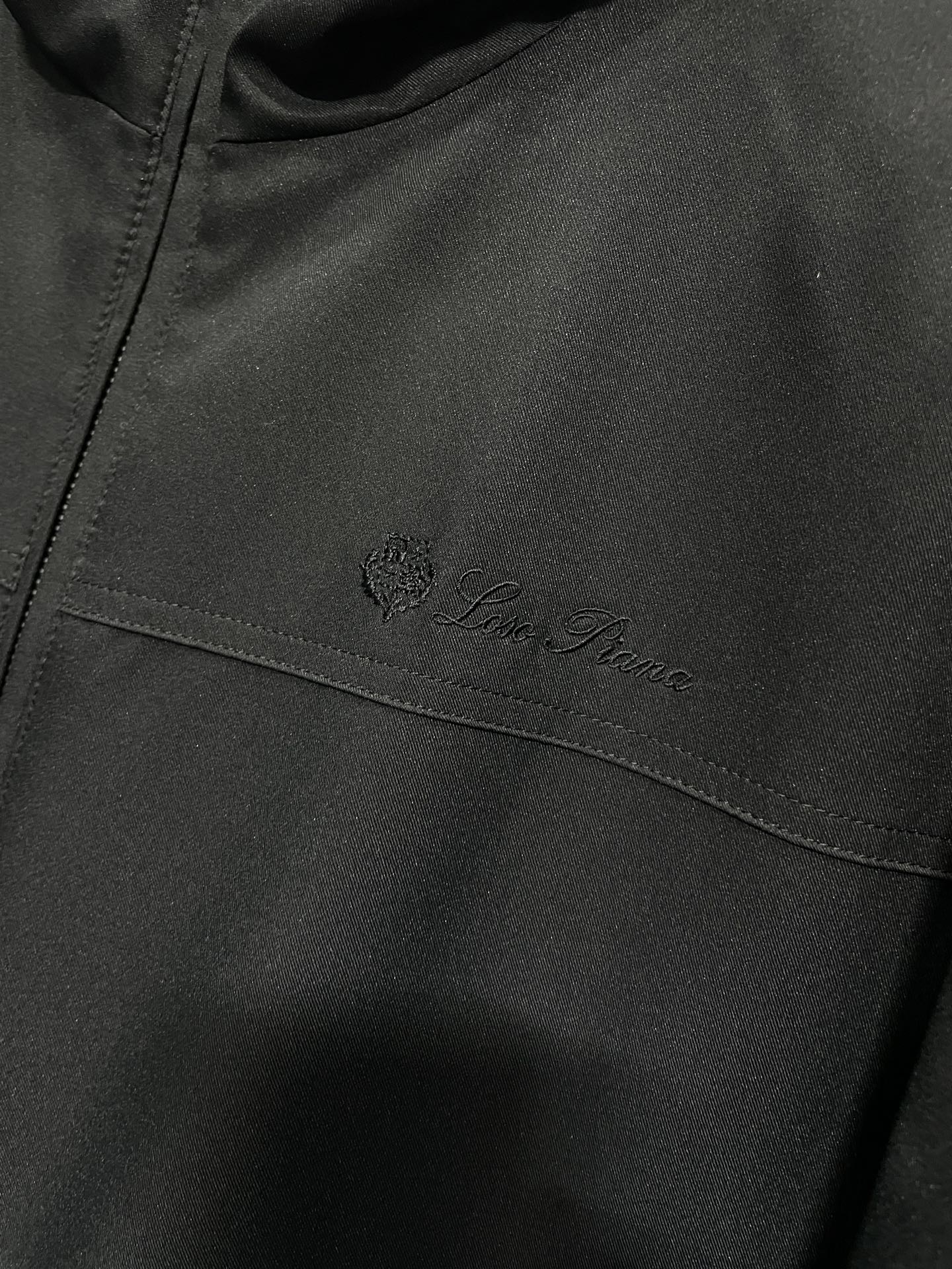 羽绒服 lP🆕FW秋冬新款男士连帽羊毛混纺羽绒服！外层是羊毛混纺材质，既有羊毛的细腻质感，又有聚酯纤维的