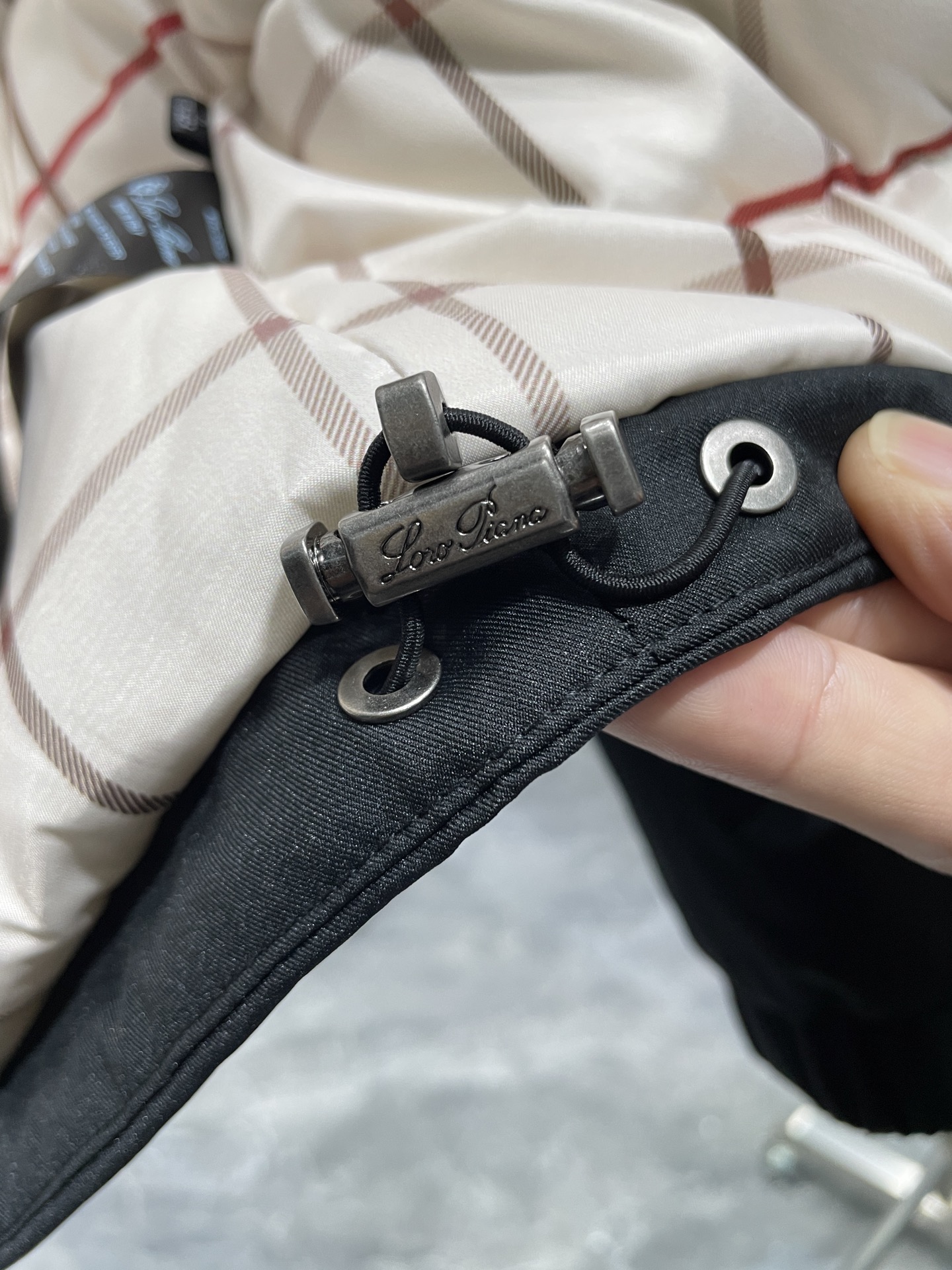 羽绒服 lP🆕FW秋冬新款男士连帽羊毛混纺羽绒服！外层是羊毛混纺材质，既有羊毛的细腻质感，又有聚酯纤维的