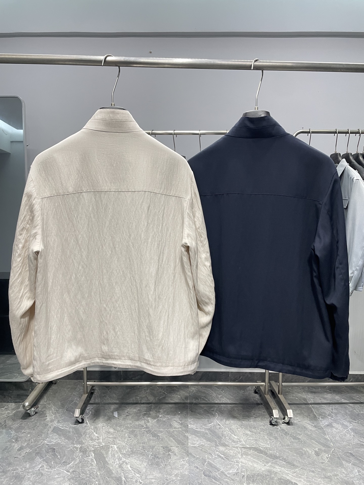 BC26SS春季新款尼龙混纺刺绣男士商务休闲立领夹克！以低调奢华的美学内核，打造出这款兼具实穿与格调的立