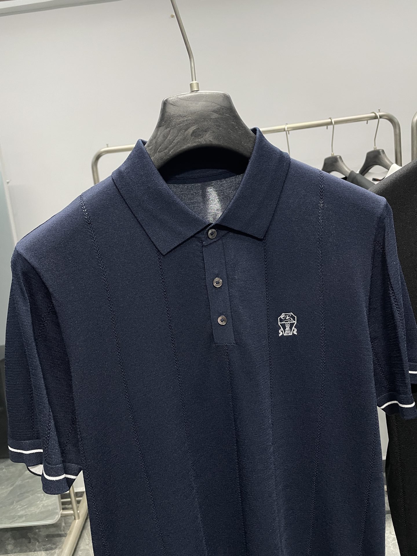 ～BC26SS春夏新款商务休闲针织面料男士短袖Polo衫，低调质感与现代科技面料的精妙融合。它采用60%