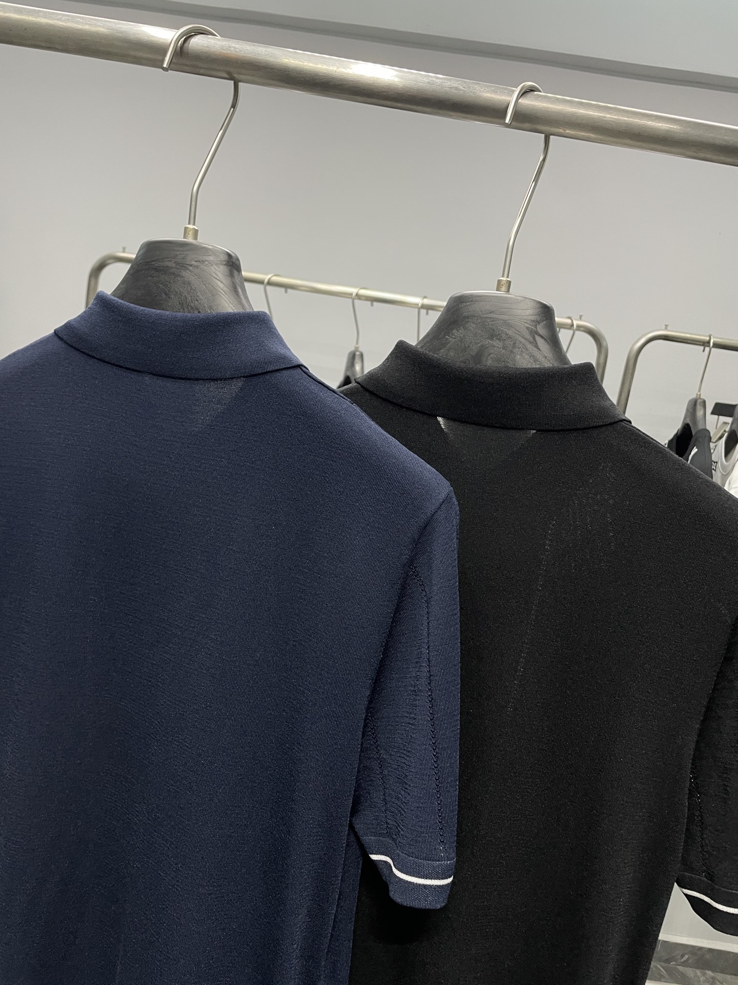 ～BC26SS春夏新款商务休闲针织面料男士短袖Polo衫，低调质感与现代科技面料的精妙融合。它采用60%