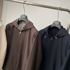 Loro Piana SS秋季新款双面连帽休闲夹克 轻奢通勤男士外套 来自意大利高端奢品Loro Piana的双面穿连帽 Loro Piana SS秋季新款双面连帽休闲夹克 轻奢通勤男士外套 来自意大利高端奢品Loro Piana的双面穿连帽