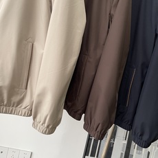 Loro Piana SS秋季新款双面连帽休闲夹克 轻奢通勤男士外套 来自意大利高端奢品Loro Piana的双面穿连帽 Loro Piana SS秋季新款双面连帽休闲夹克 轻奢通勤男士外套 来自意大利高端奢品Loro Piana的双面穿连帽