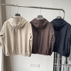 Loro Piana SS秋季新款双面连帽休闲夹克 轻奢通勤男士外套 来自意大利高端奢品Loro Piana的双面穿连帽 Loro Piana SS秋季新款双面连帽休闲夹克 轻奢通勤男士外套 来自意大利高端奢品Loro Piana的双面穿连帽