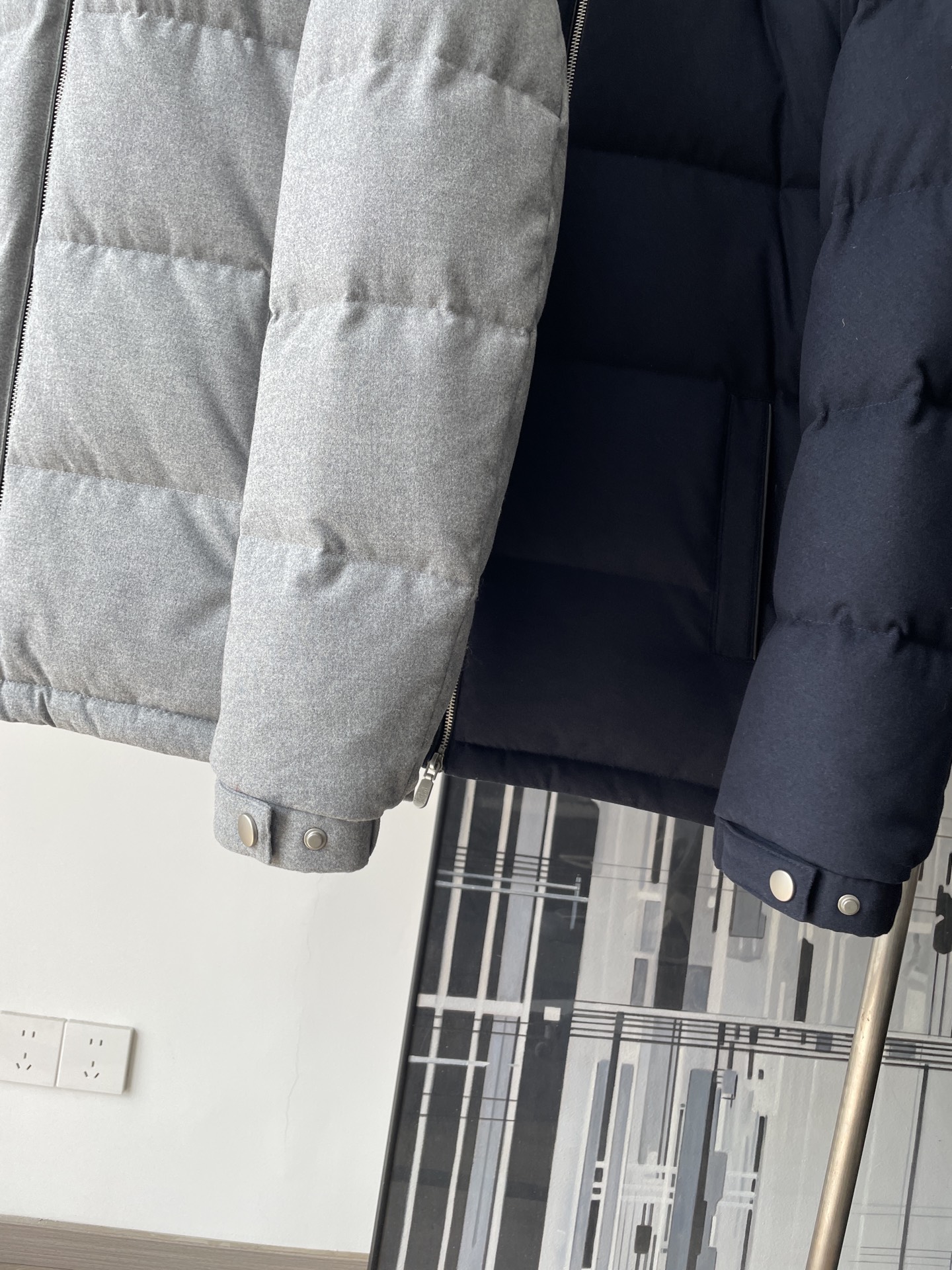 羽绒服  BC26FW秋冬新款连帽羽绒服！来自意大利高端品牌BC，延续品牌标志性的意式极简轻奢美学，将高级质感与冬日保暖