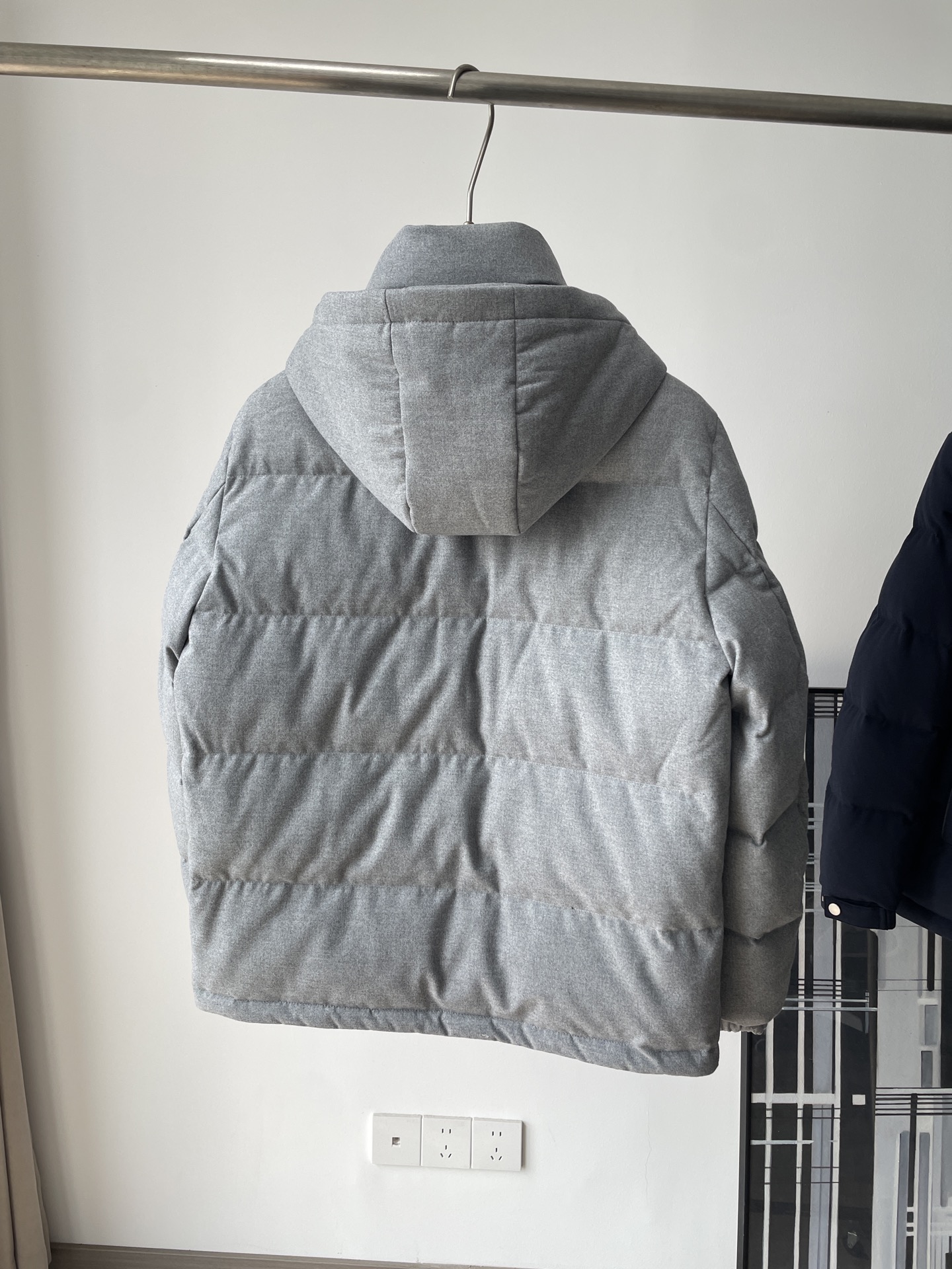 羽绒服  灰色细节图～