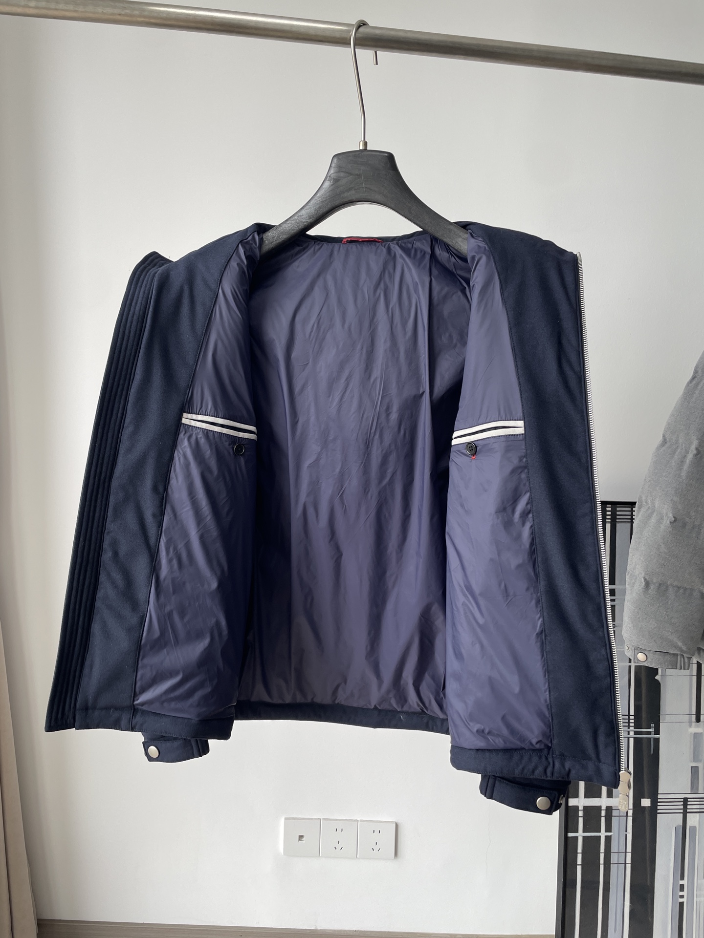羽绒服  藏青色细节图～