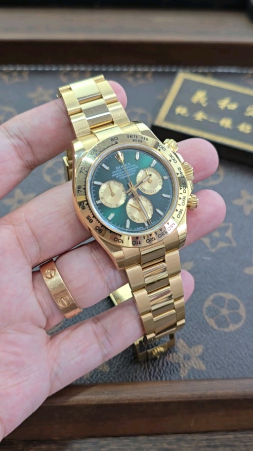Rolex Daytona 126508: Oro Amarillo, Esfera Verde, Maquinaria Automática 11 Rolex Daytona 126508: Oro Amarillo, Esfera Verde, Maquinaria Automática