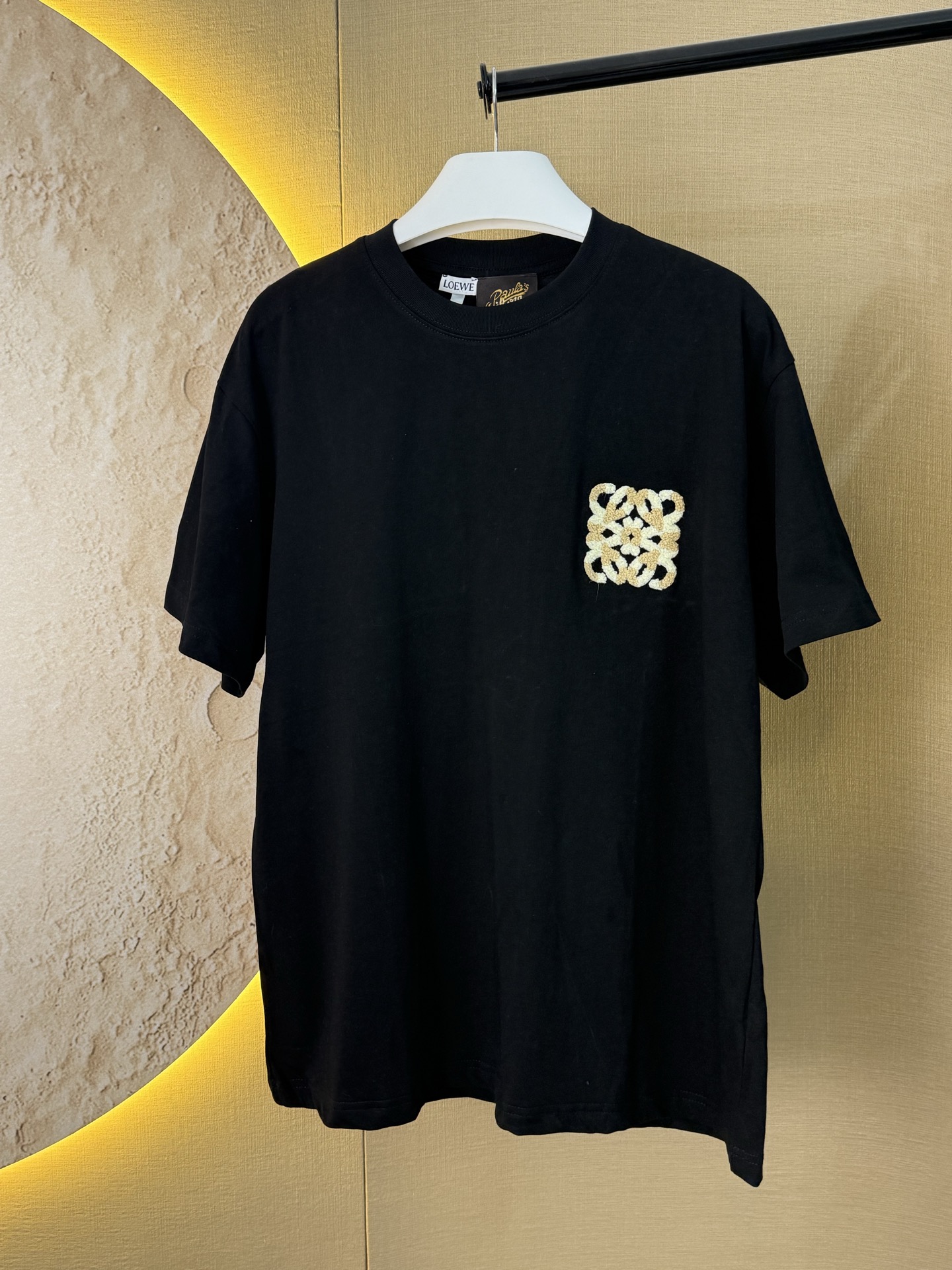🅿️85 LoeW*/罗意威 Nueva camiseta de manga corta de primavera/verano con logo bordado en el pecho. Tallas: S/M/L/XL. Tejid…