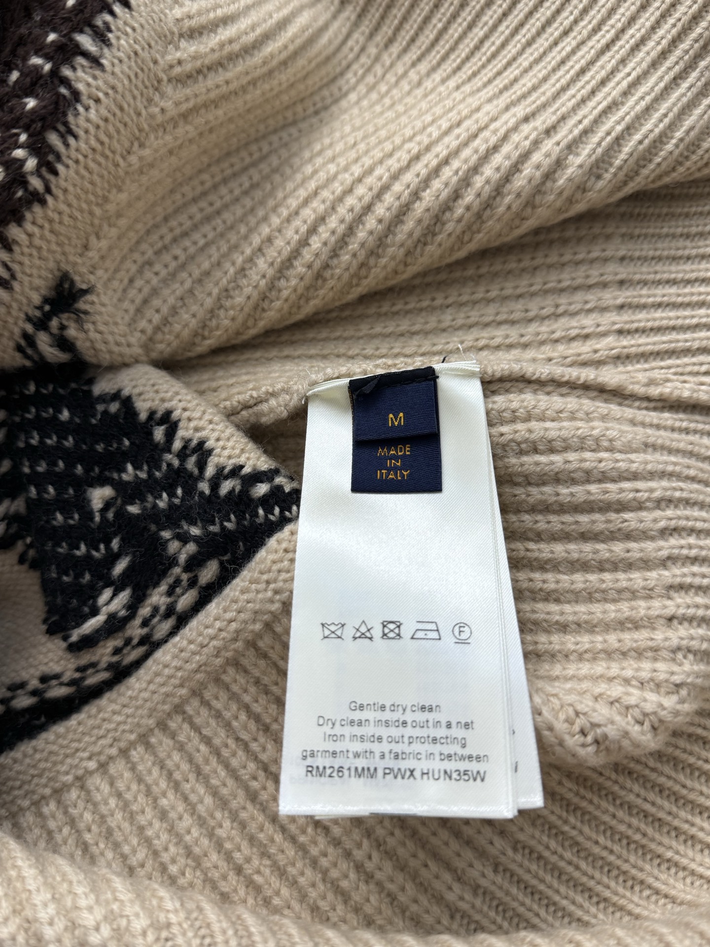 P325
LV/路易威登 SKI联名系列刺绣字母四叶草三花这针织衫毛衣
尺码：S-XL