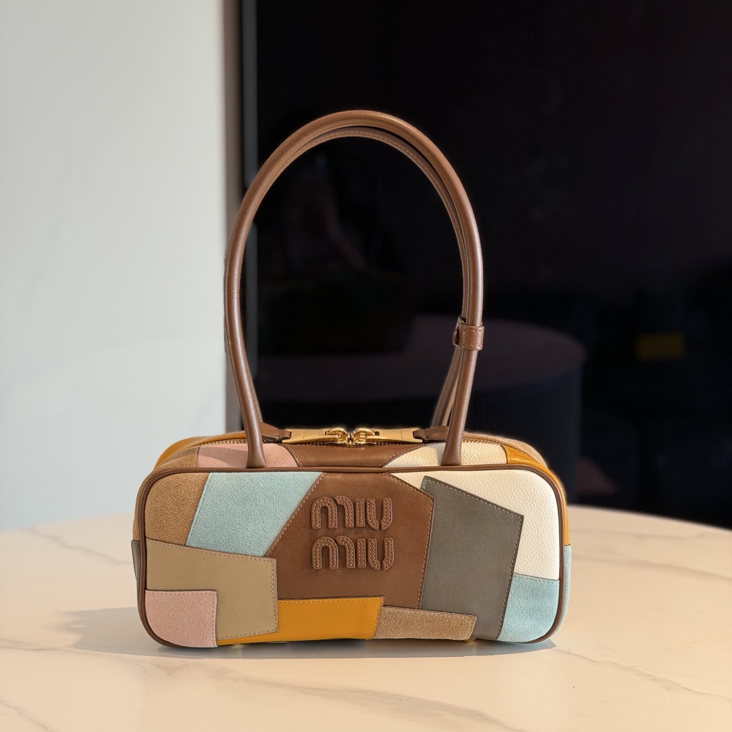 P860 Edición exclusiva con chip MiuMi* bolso de hombro 〰️ Nuevo color de la temporada 25ss, muy popular en todo interne…