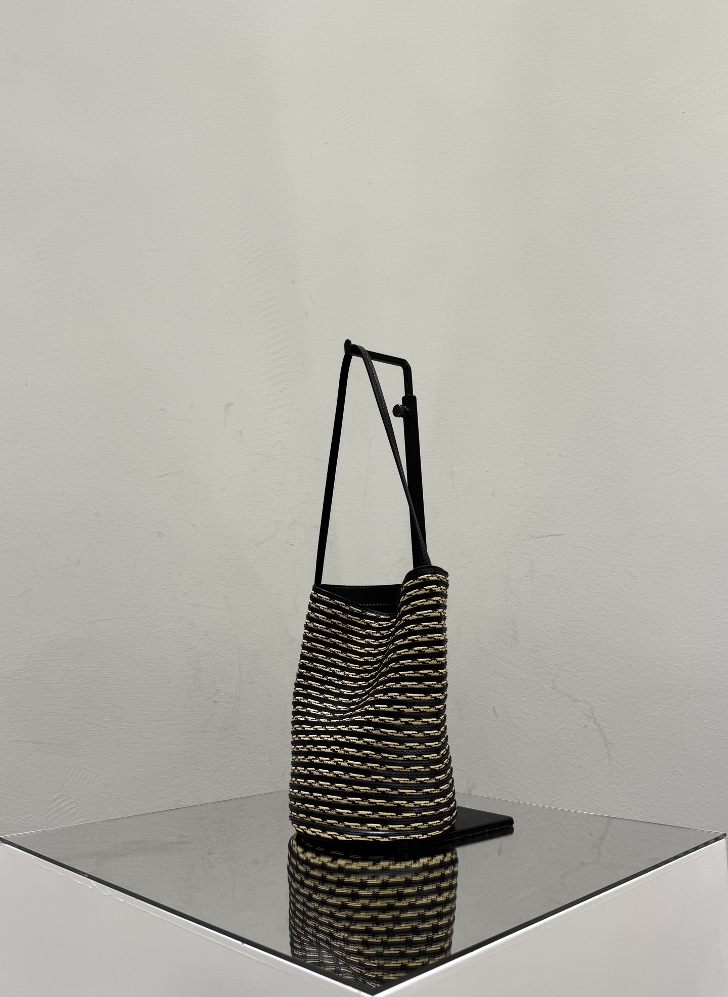 더로우 155314 가방 The Row Bag 상세 이미지 4