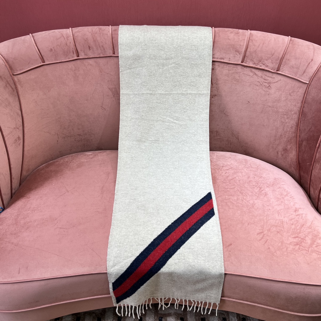 Gucci Striped Wool Scarf Unisex Lambswool Shawl with Fringe, 37 x 190 cm 3 i1699610045 8664 0