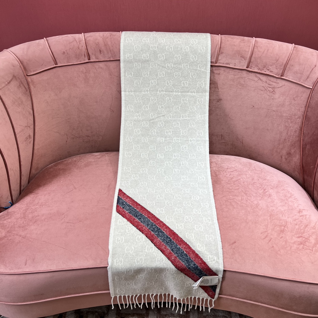 Gucci Striped Wool Scarf Unisex Lambswool Shawl with Fringe, 37 x 190 cm 4 i1699610045 9016 2