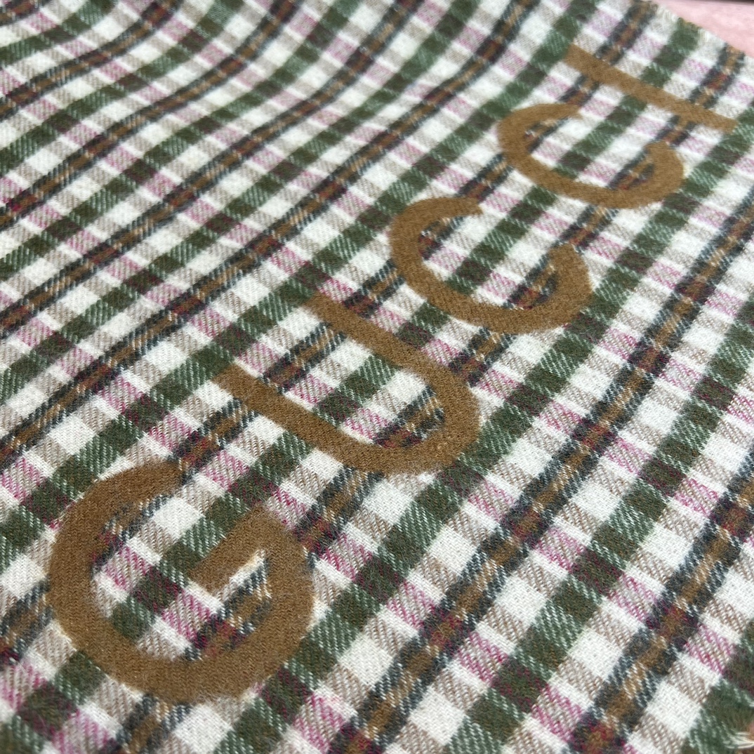 Gucci Wool-Cashmere Plaid Scarf with Logo, 35cm x 200cm - Brown/Green 9 i1703228487 3582 0