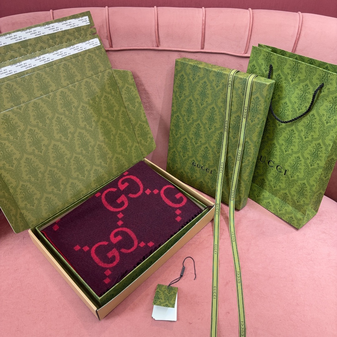Gucci Wool Blend Scarf, GG Logo, 45 x 200 cm, Unisex, Everyday Use, Stylish 10 i1728896927 9093 5