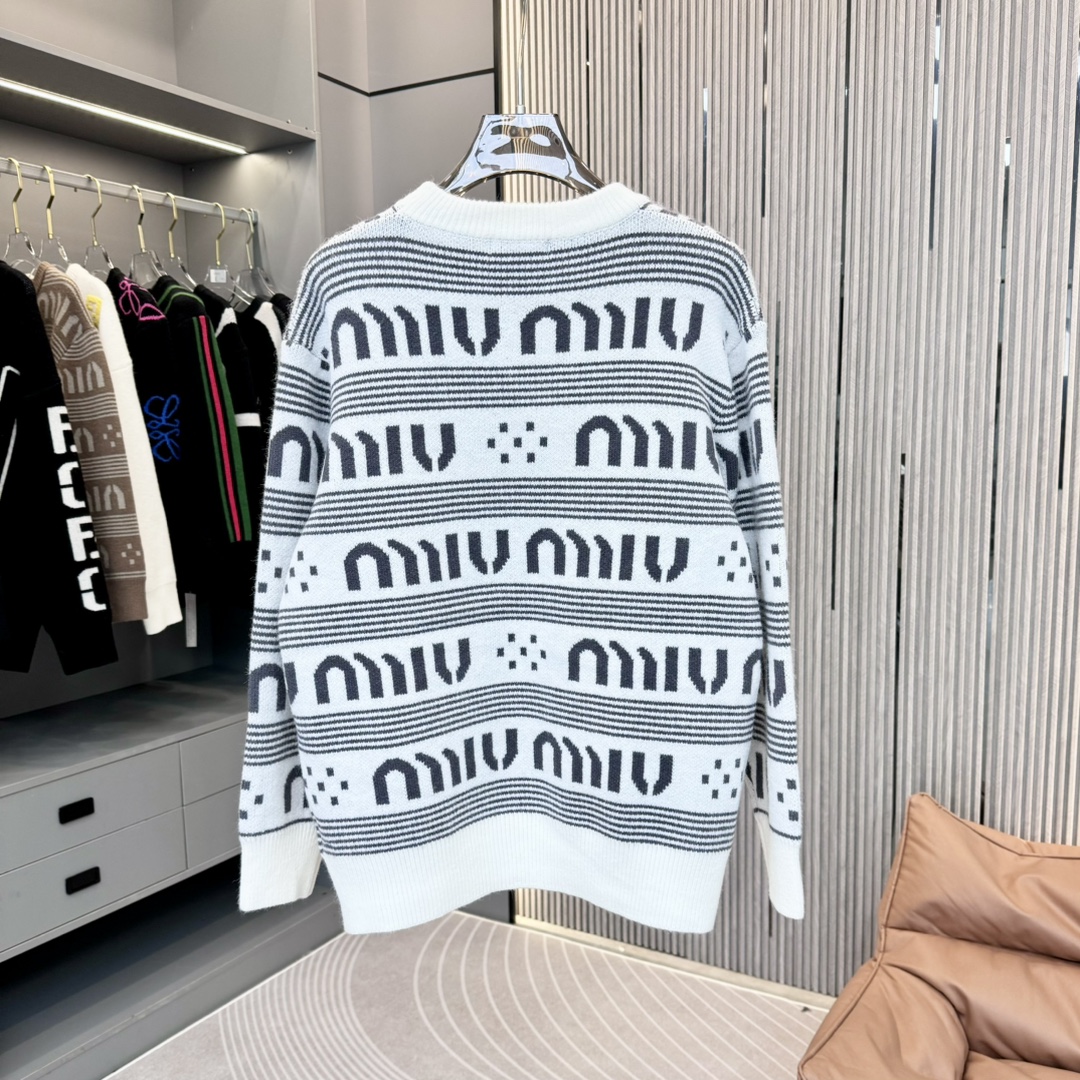 Customized High-Quality Knitwear by MiuMiu: Unique Design, Premium Materials, Unisex Sizing - 图片 2