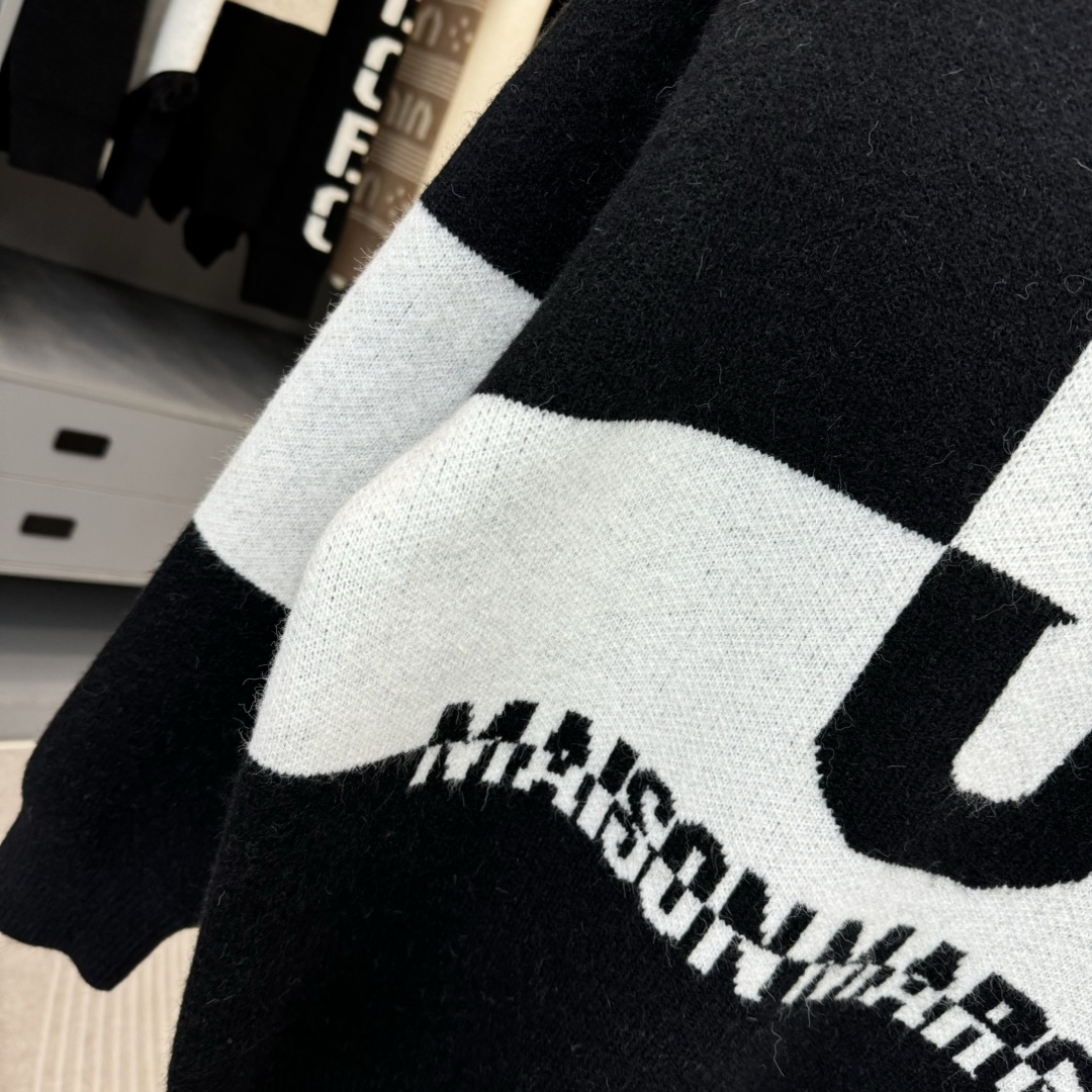 High-Quality Custom Knit Sweater by DB: Madison Margiela Style, Embroidered Letter Towel, Round-Haired Design - 图片 7