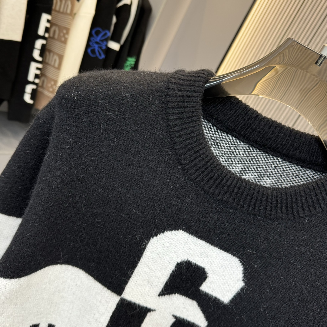 High-Quality Custom Knit Sweater by DB: Madison Margiela Style, Embroidered Letter Towel, Round-Haired Design - 图片 5