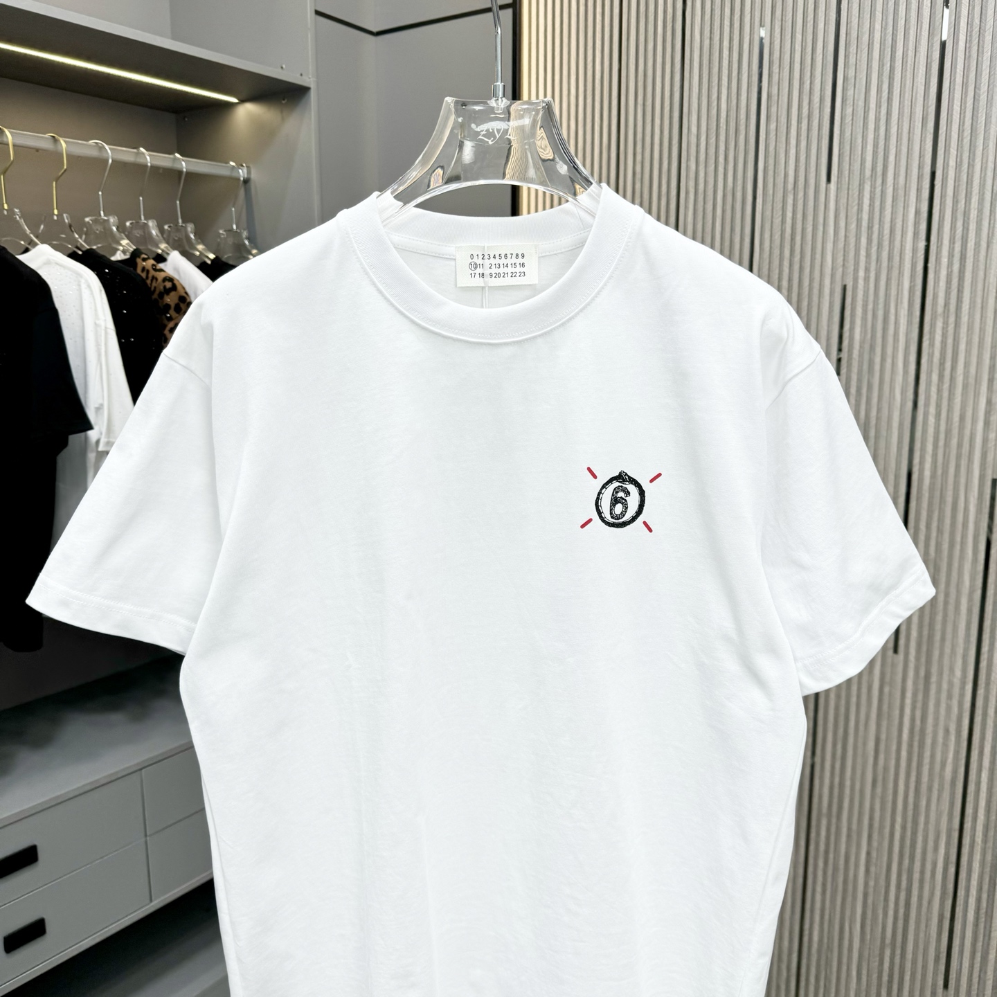 New Db MM6 Magella 25FW Cotton T-shirts in Black and White, Dry Clean Only - 图片 3