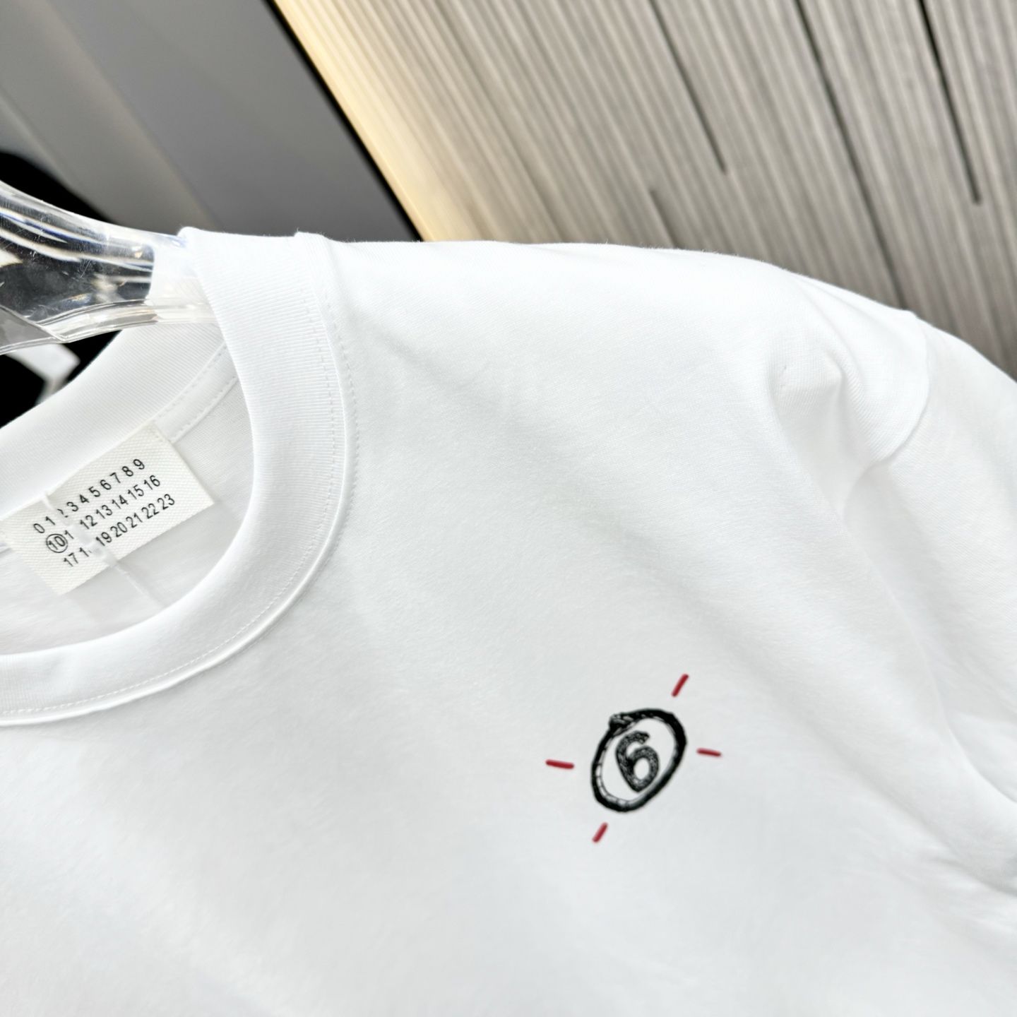 New Db MM6 Magella 25FW Cotton T-shirts in Black and White, Dry Clean Only - 图片 6