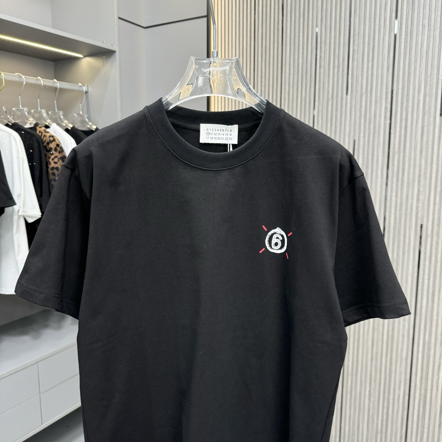 New 320 G Cotton T-shirts: DB MM6 Magella 25FW Collection Summary - 图片 3