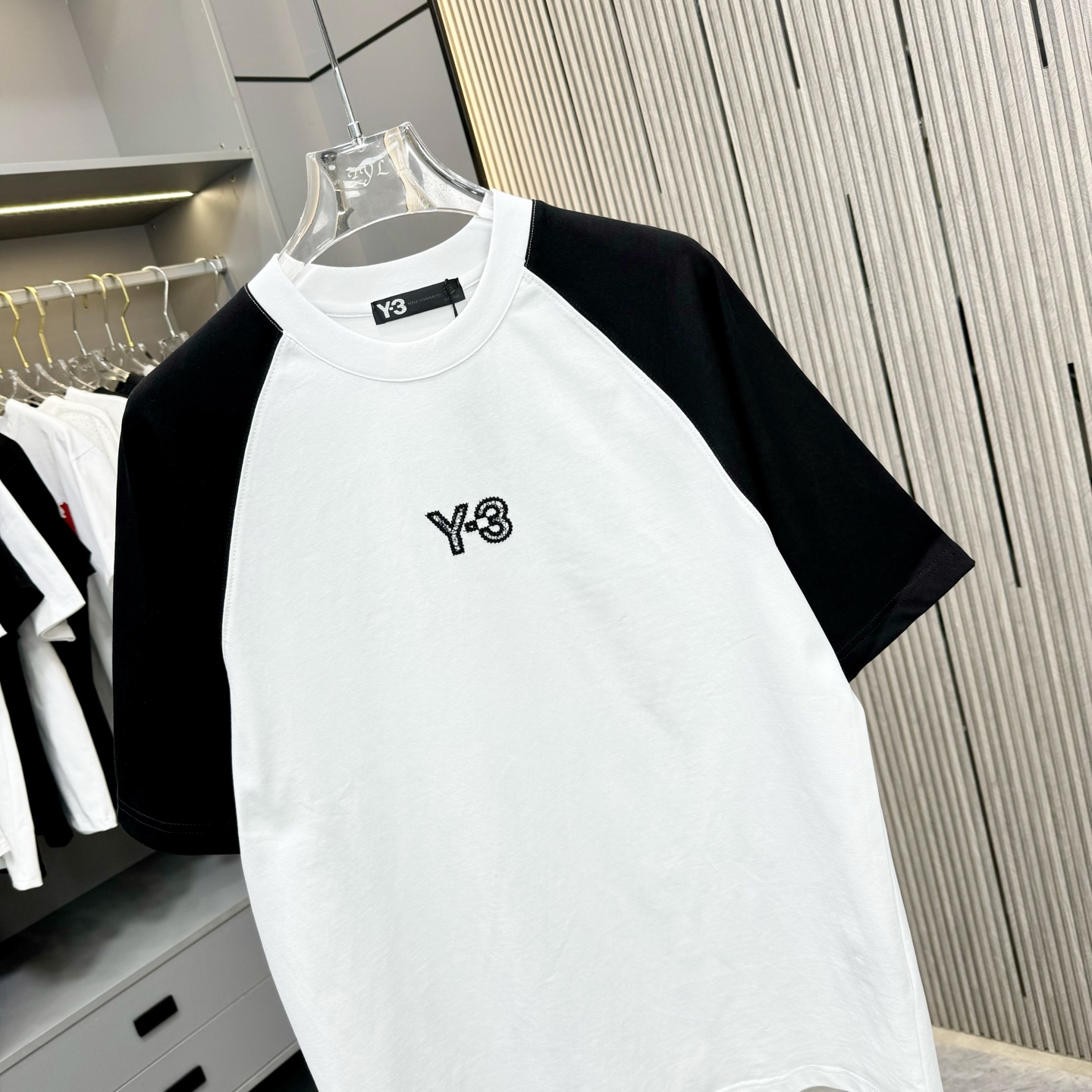 “Y-3 Yamamoto Designer Brand: 228 FW Cotton T-shirts Cleaning and Sizing Guide” - 图片 4