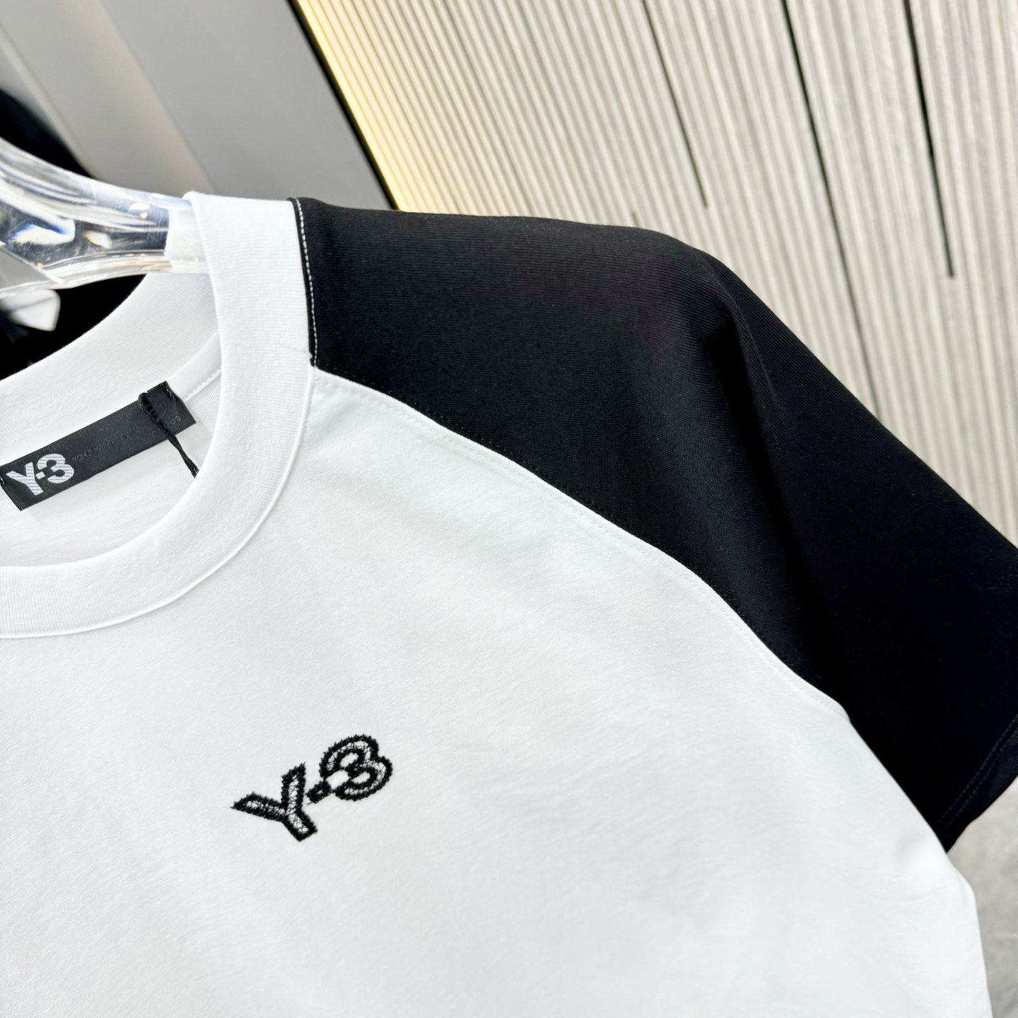 “Y-3 Yamamoto Designer Brand: 228 FW Cotton T-shirts Cleaning and Sizing Guide” - 图片 6