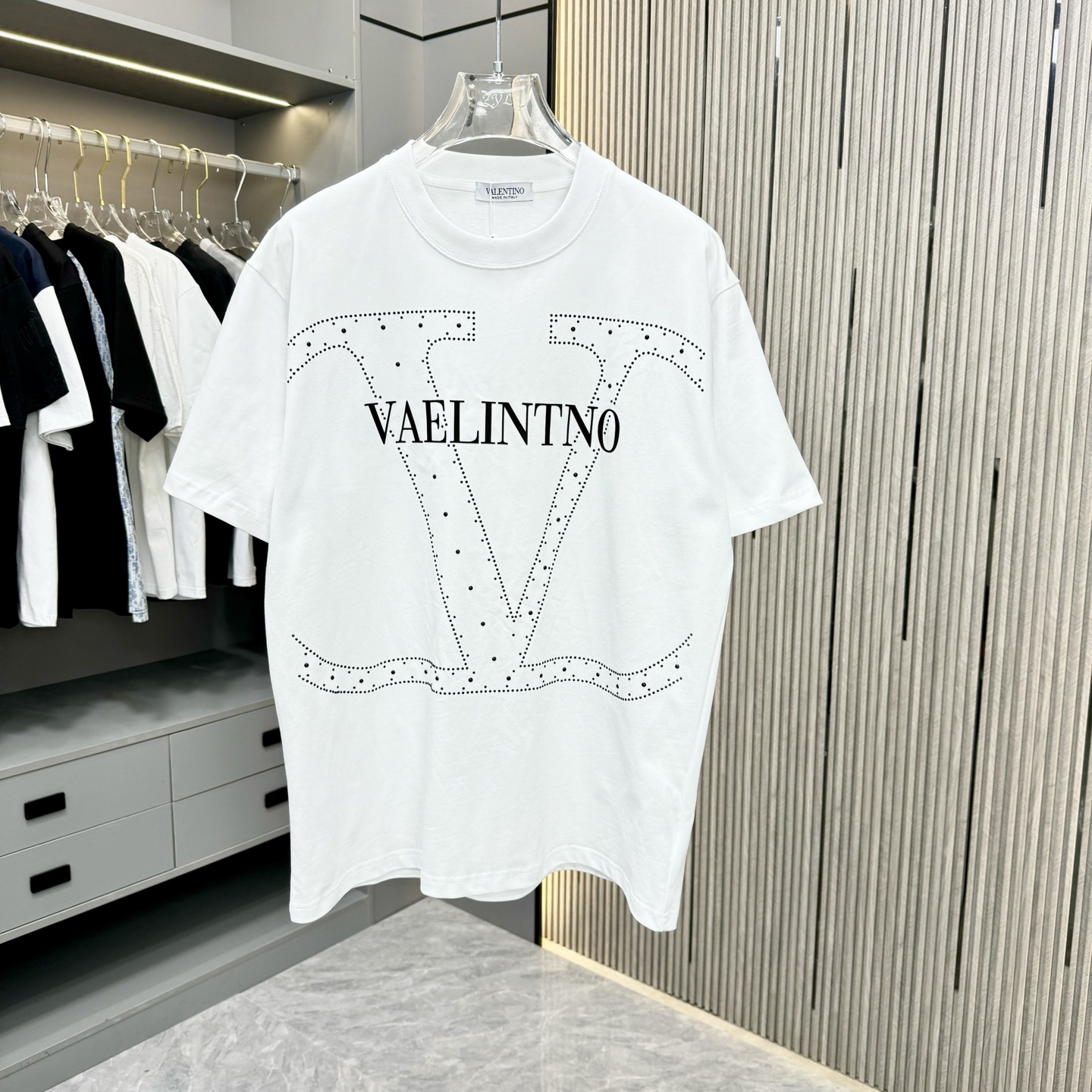 New Valentino FW25 T-Shirt in 320G Cotton: Care Instructions and Sizing Options